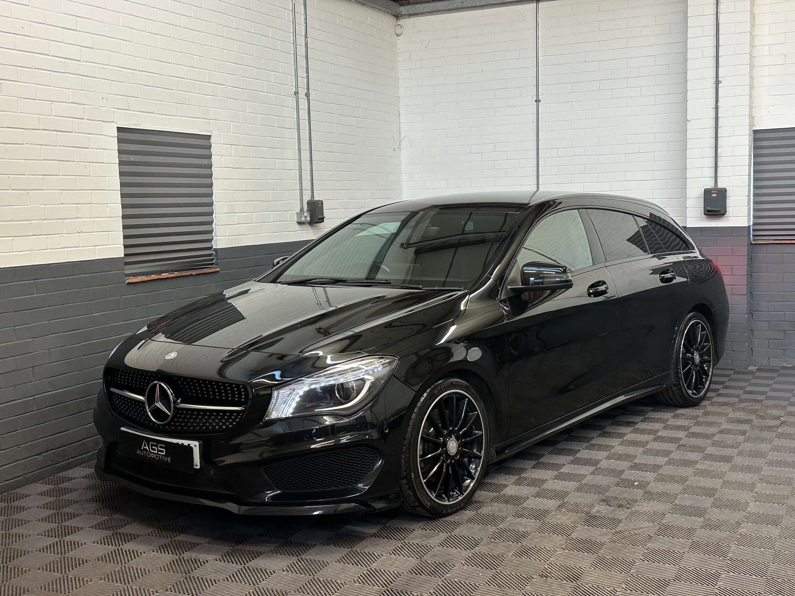 A 2015 MERCEDES-BENZ CLA 2.1 CLA220d AMG Sport Shooting Brake 5dr Diesel 7G-DCT Euro 6 (s/s) (177 ps) A 2015 MERCEDES-BENZ CLA 2.1 CLA220d AMG Sport Shooting Brake 5dr Diesel 7G-DCT Euro 6 (s/s) (177 ps)