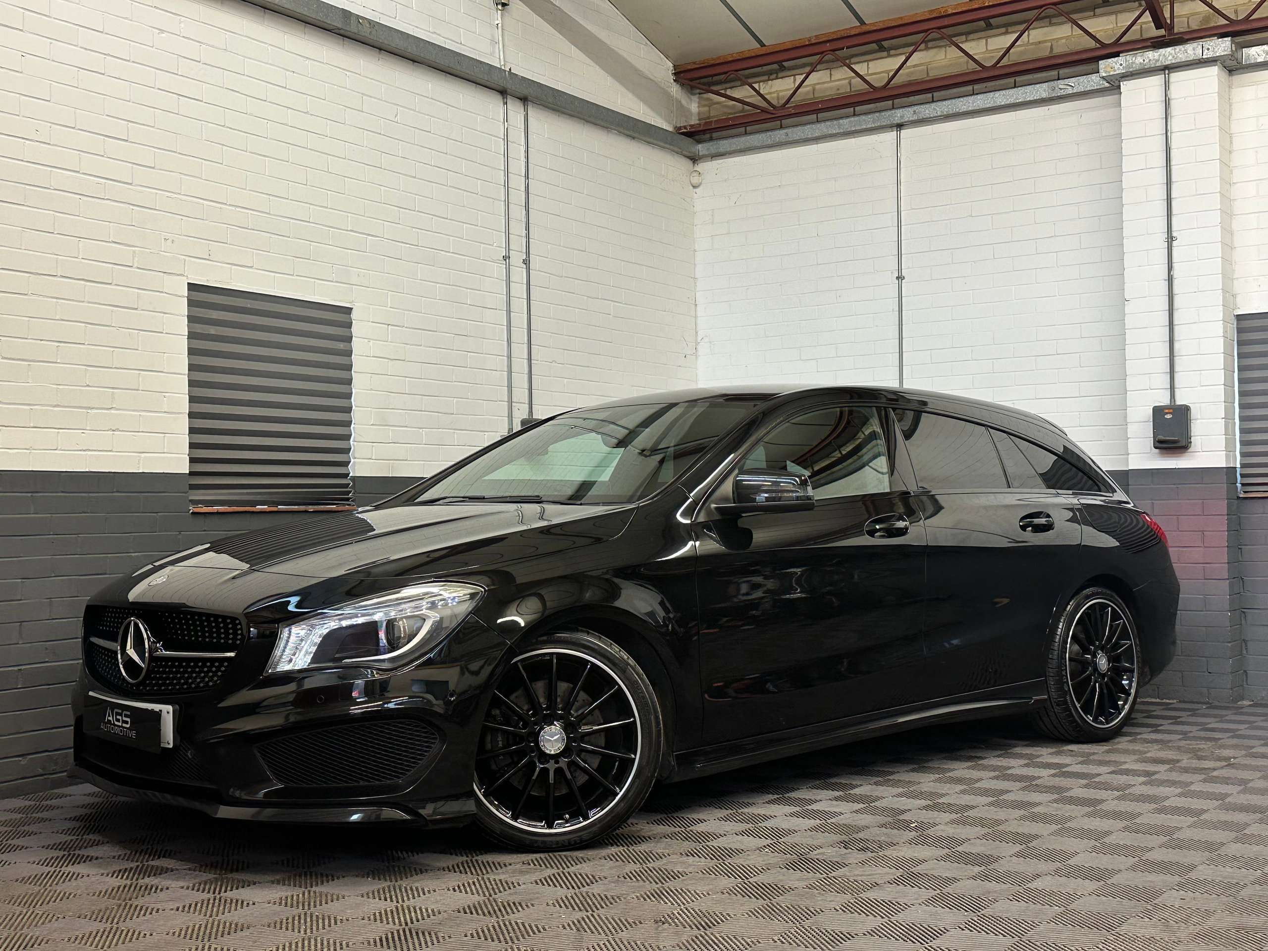 A 2015 MERCEDES-BENZ CLA 2.1 CLA220d AMG Sport Shooting Brake 5dr Diesel 7G-DCT Euro 6 (s/s) (177 ps) A 2015 MERCEDES-BENZ CLA 2.1 CLA220d AMG Sport Shooting Brake 5dr Diesel 7G-DCT Euro 6 (s/s) (177 ps)