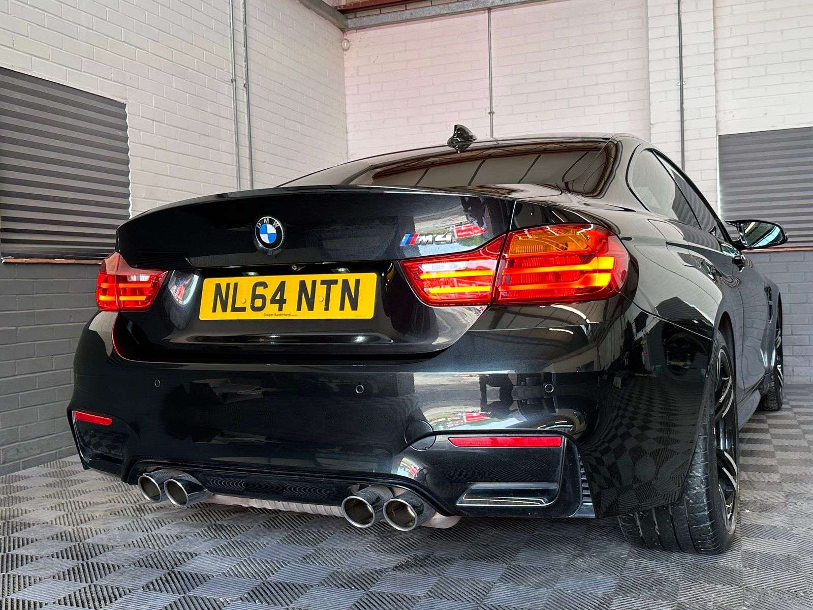 2014 BMW M4 2014 BMW M4