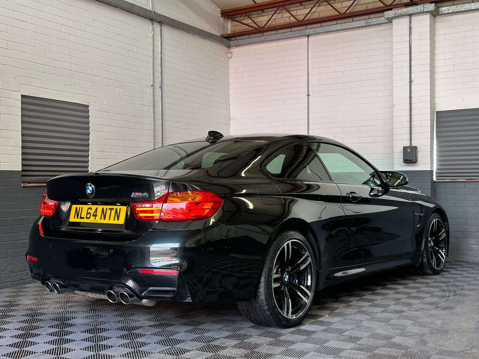 2014 BMW M4 2014 BMW M4