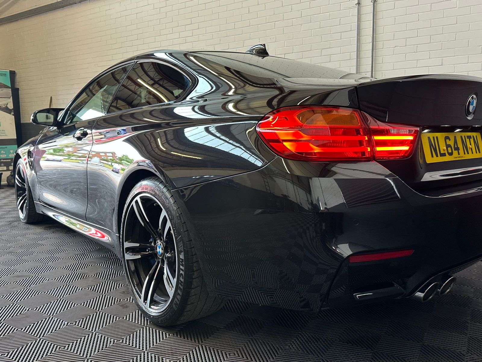 2014 BMW M4 2014 BMW M4