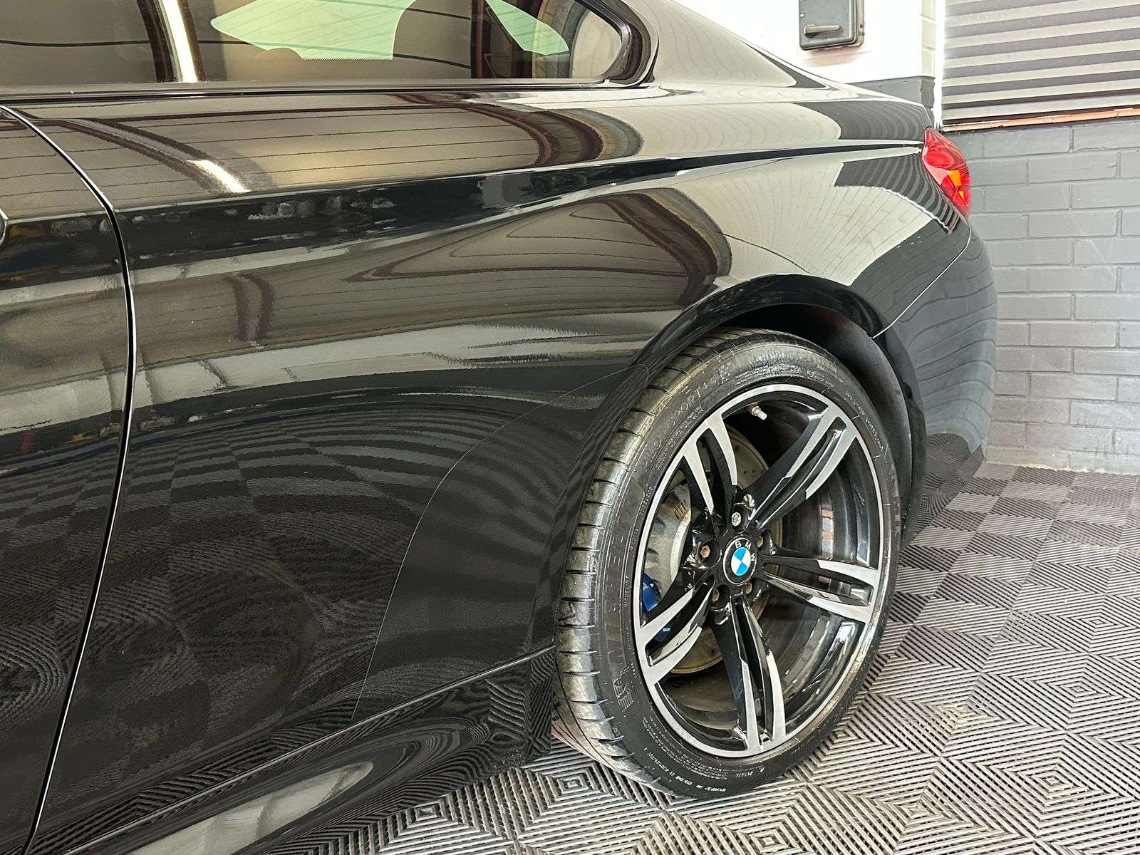 2014 BMW M4 2014 BMW M4