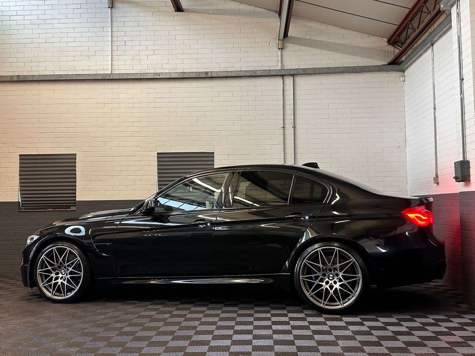 2018 BMW M3 2018 BMW M3