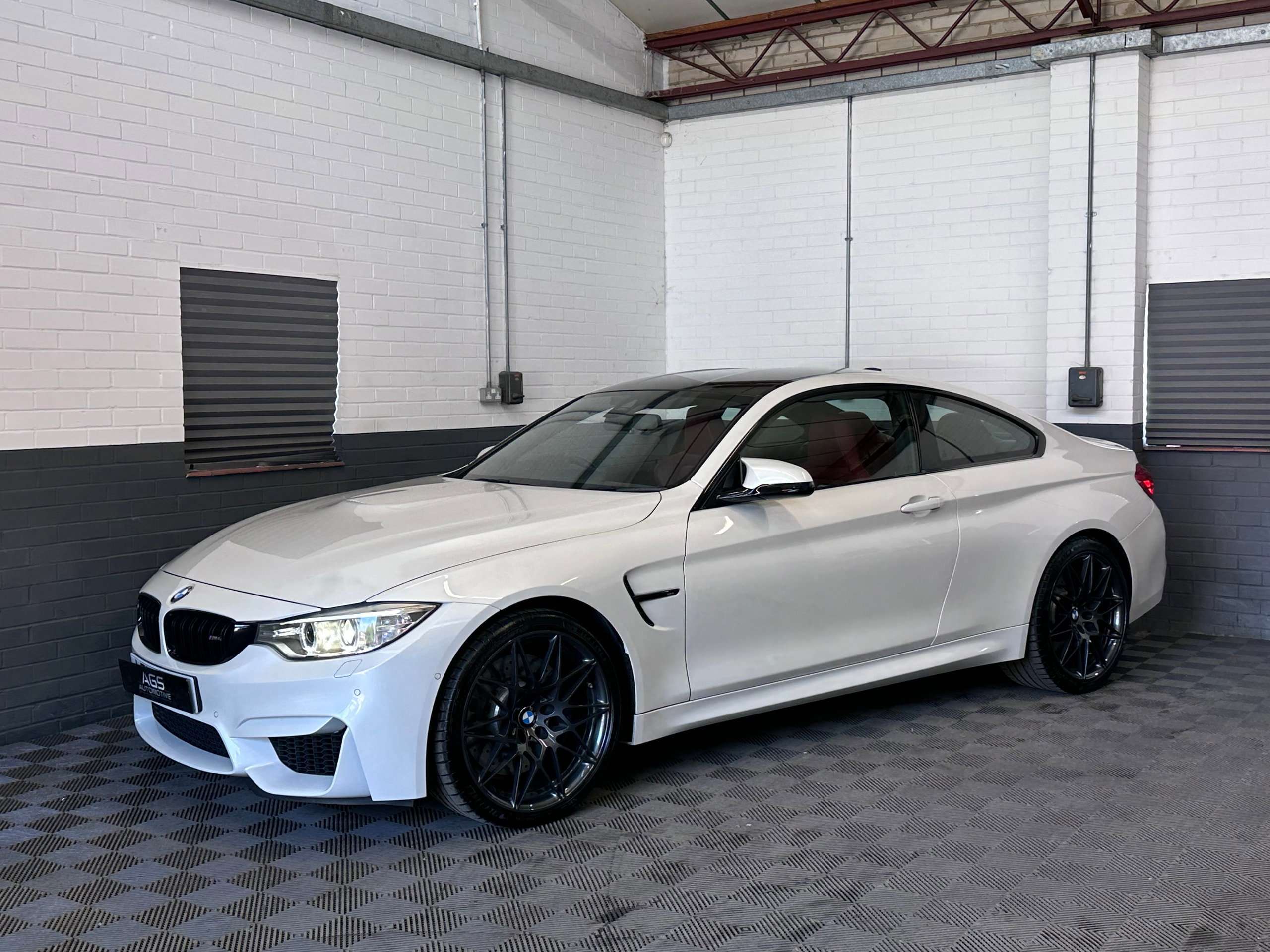 2017 BMW M4 2017 BMW M4