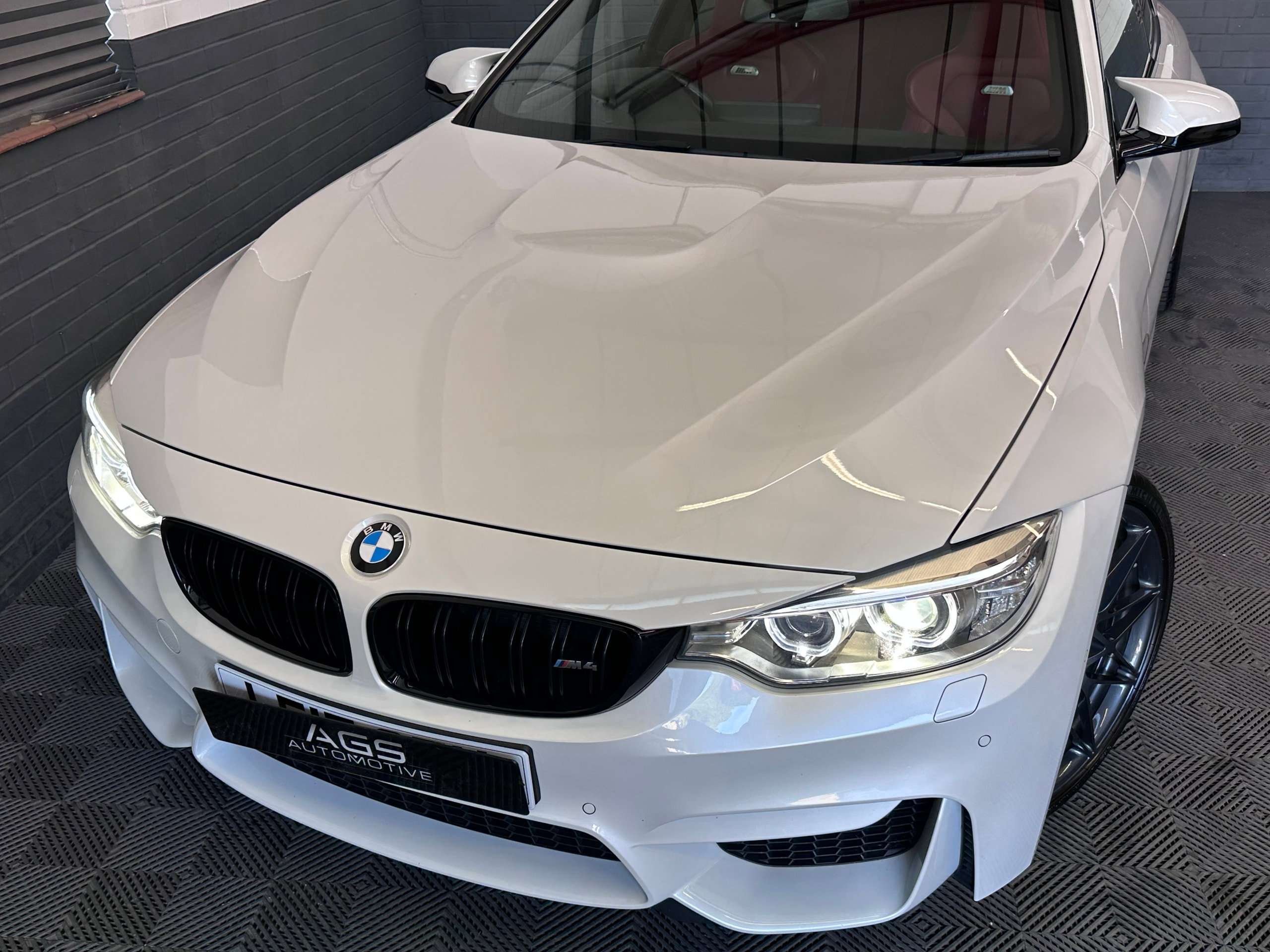 2017 BMW M4 2017 BMW M4