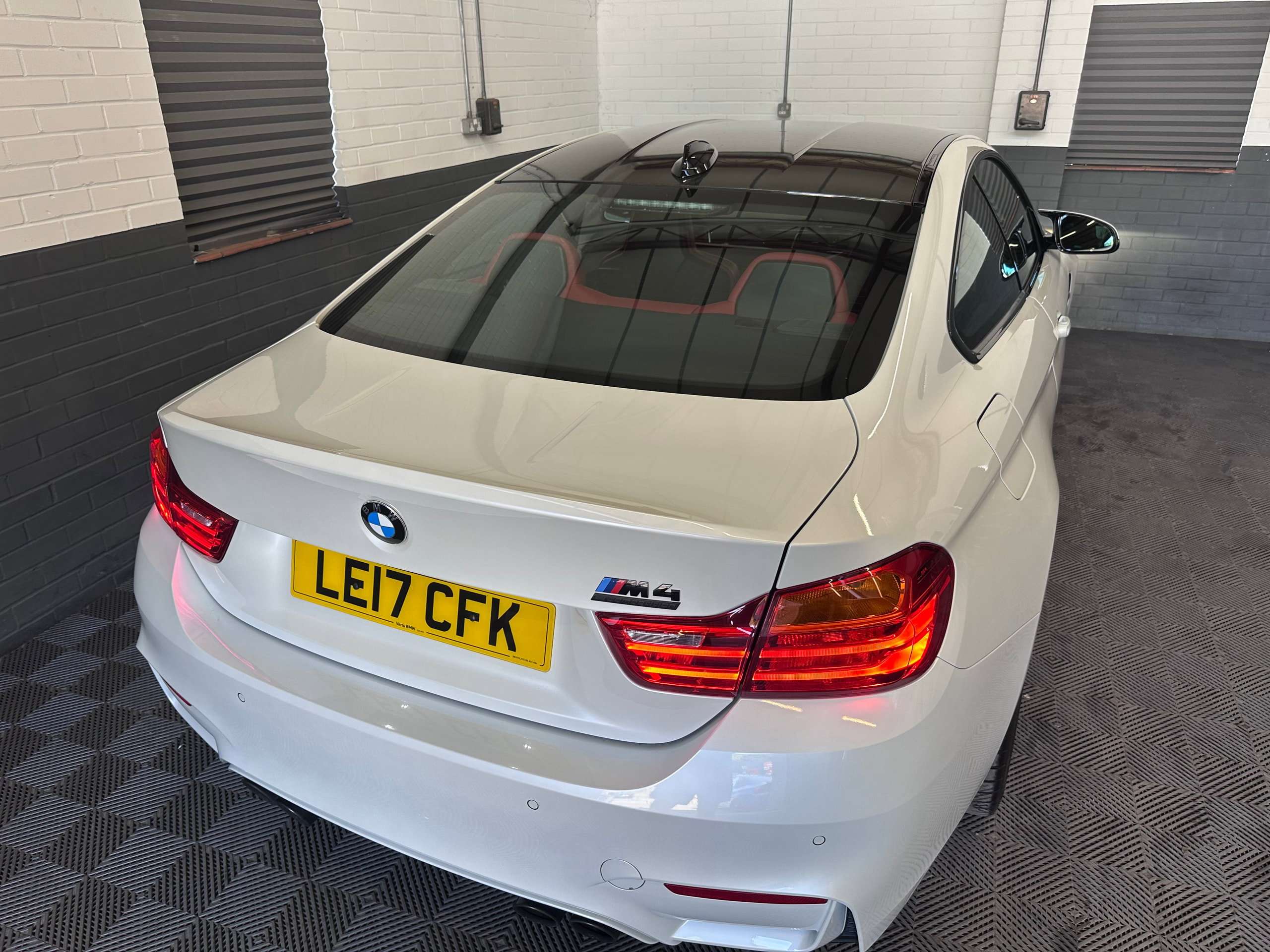 2017 BMW M4 2017 BMW M4