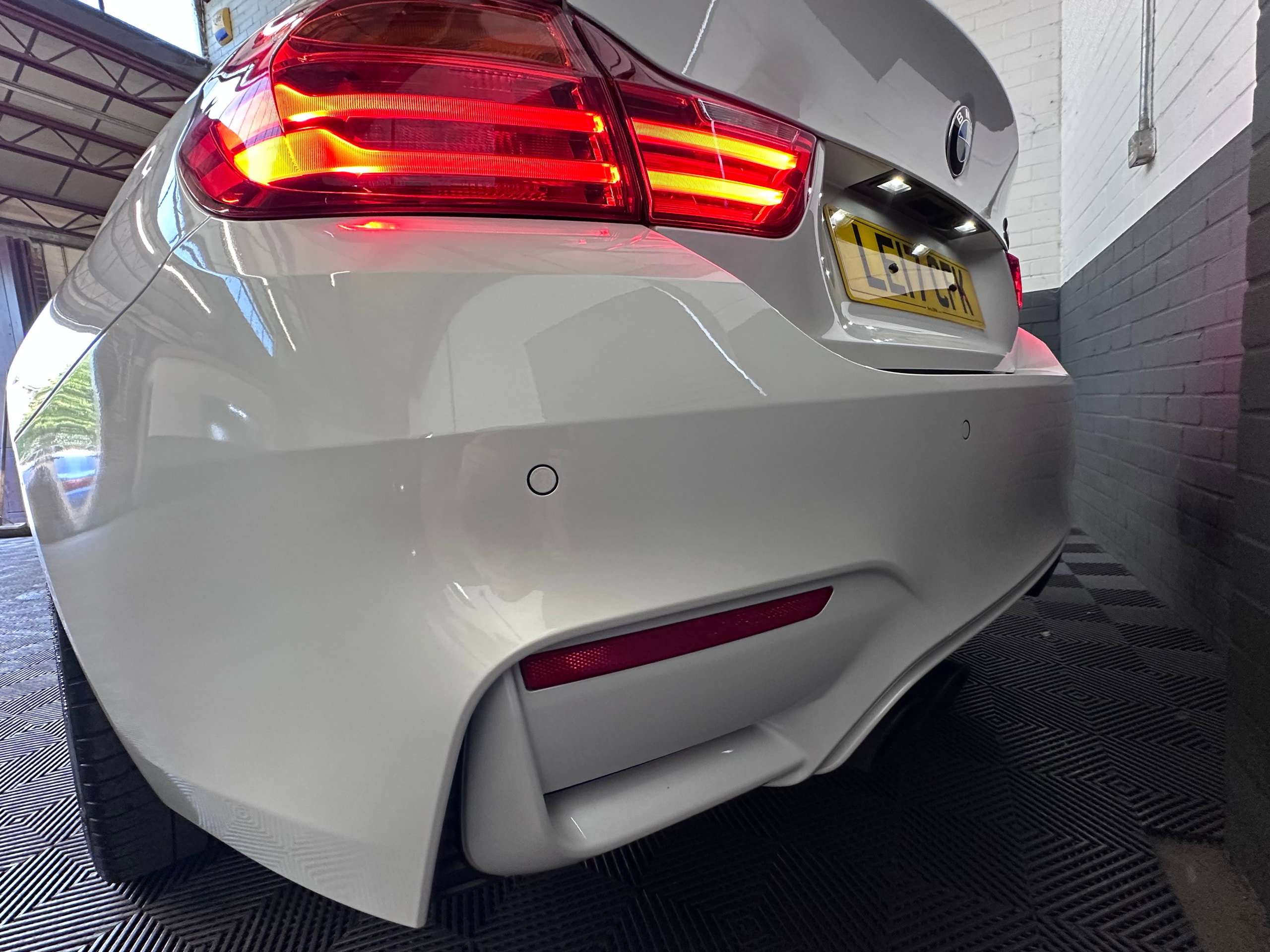 2017 BMW M4 2017 BMW M4