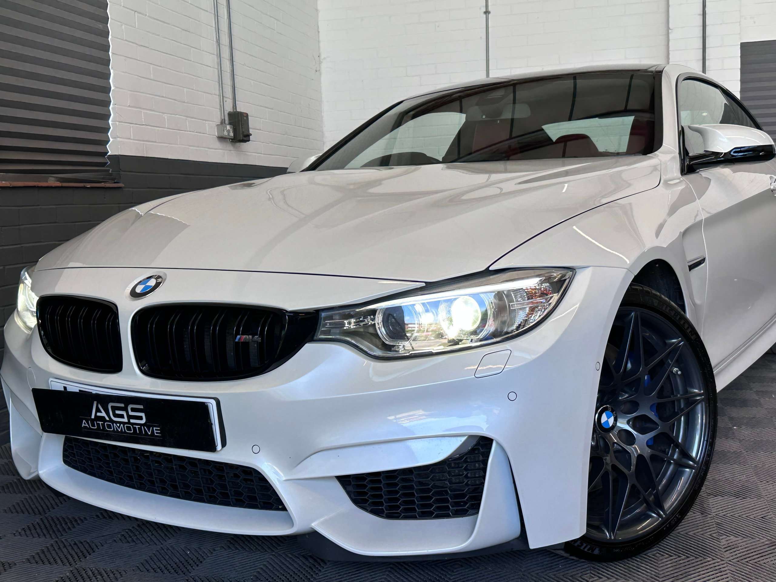 2017 BMW M4 2017 BMW M4