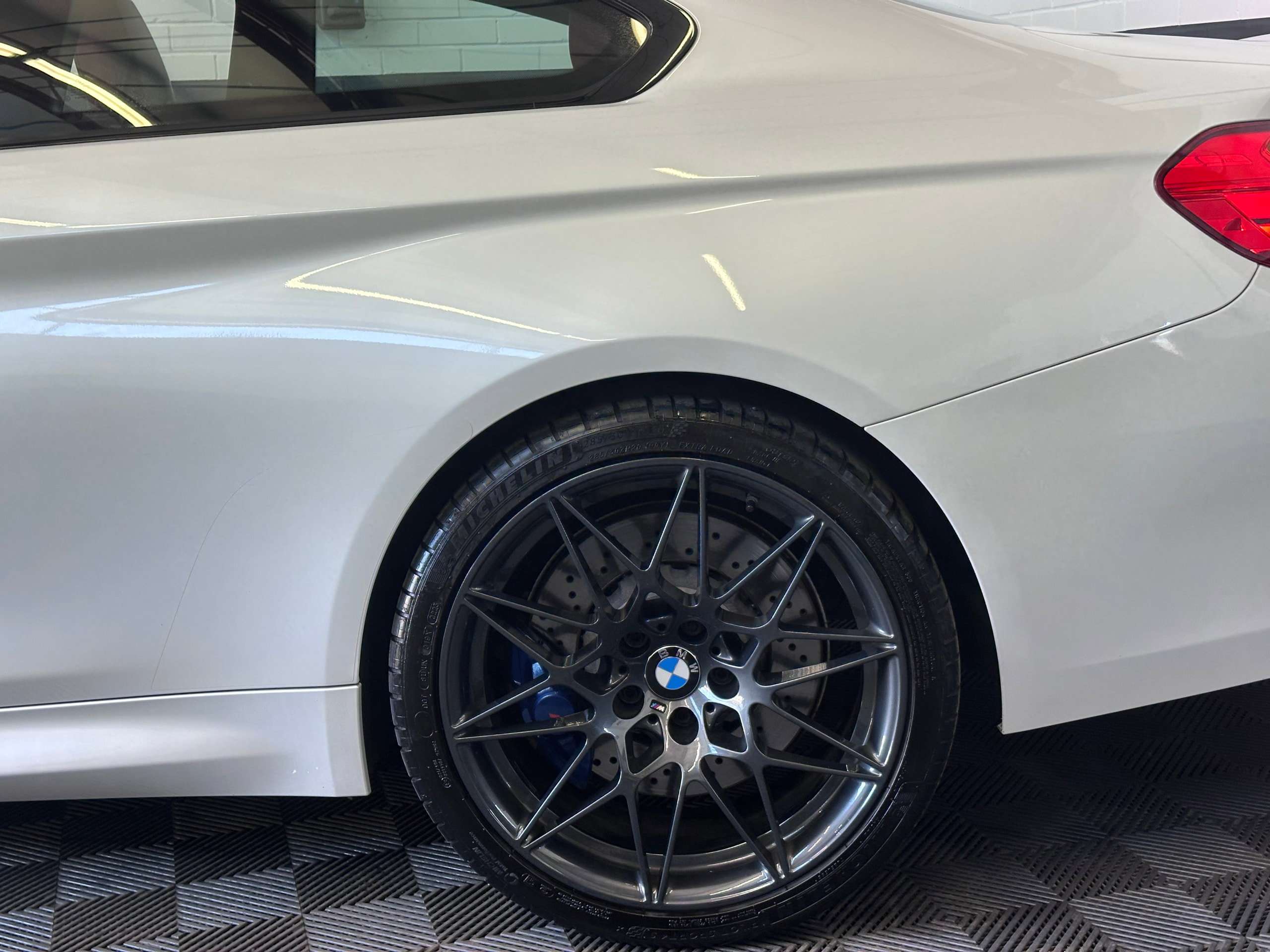 2017 BMW M4 2017 BMW M4