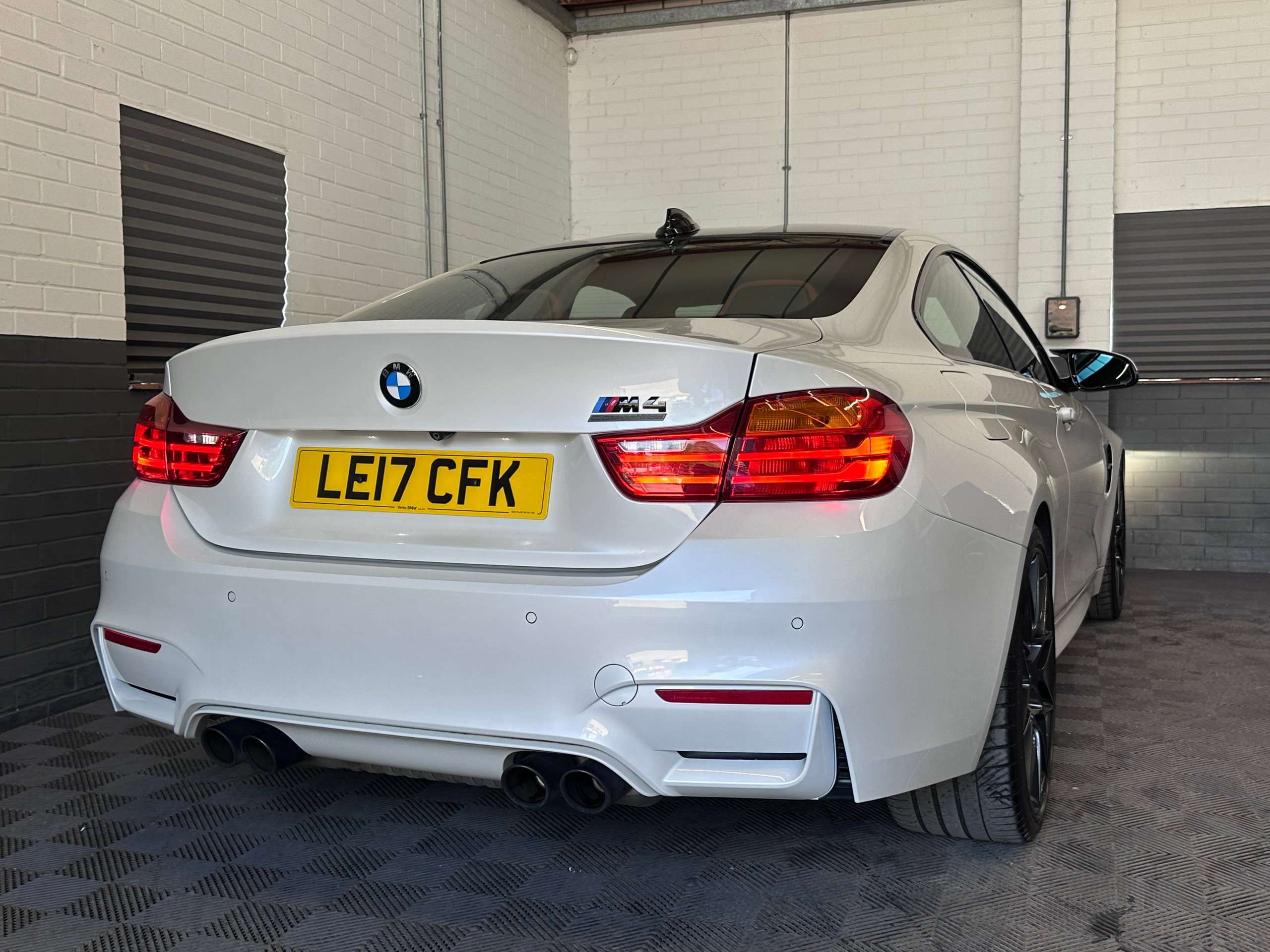 2017 BMW M4 2017 BMW M4