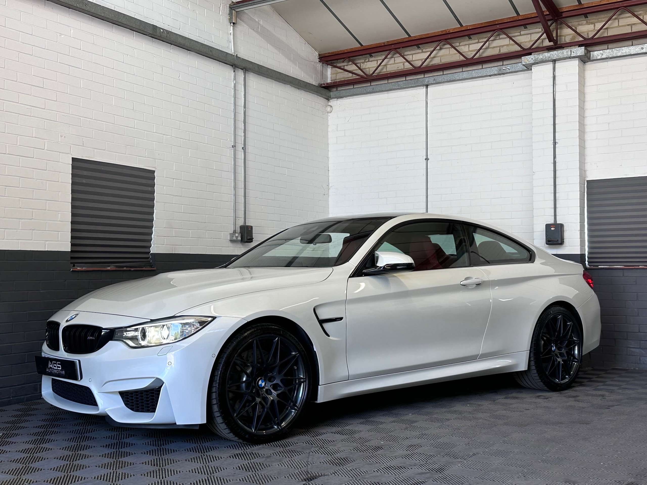 2017 BMW M4 2017 BMW M4