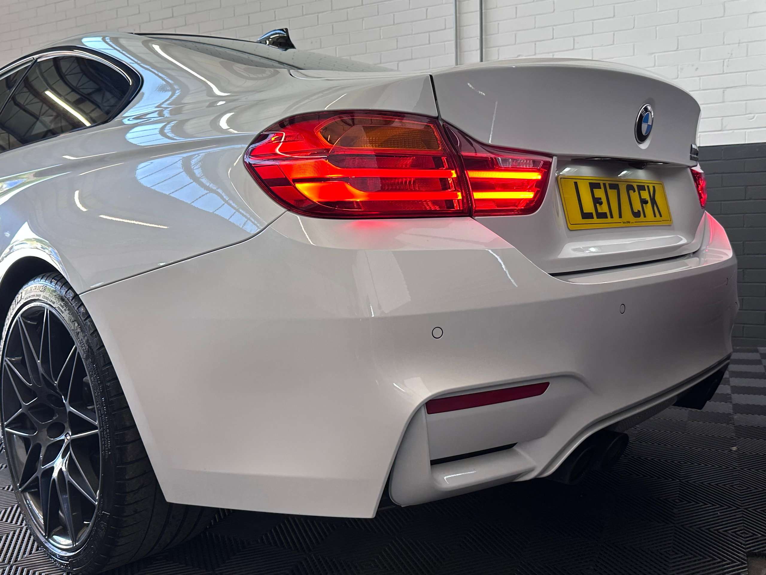 2017 BMW M4 2017 BMW M4