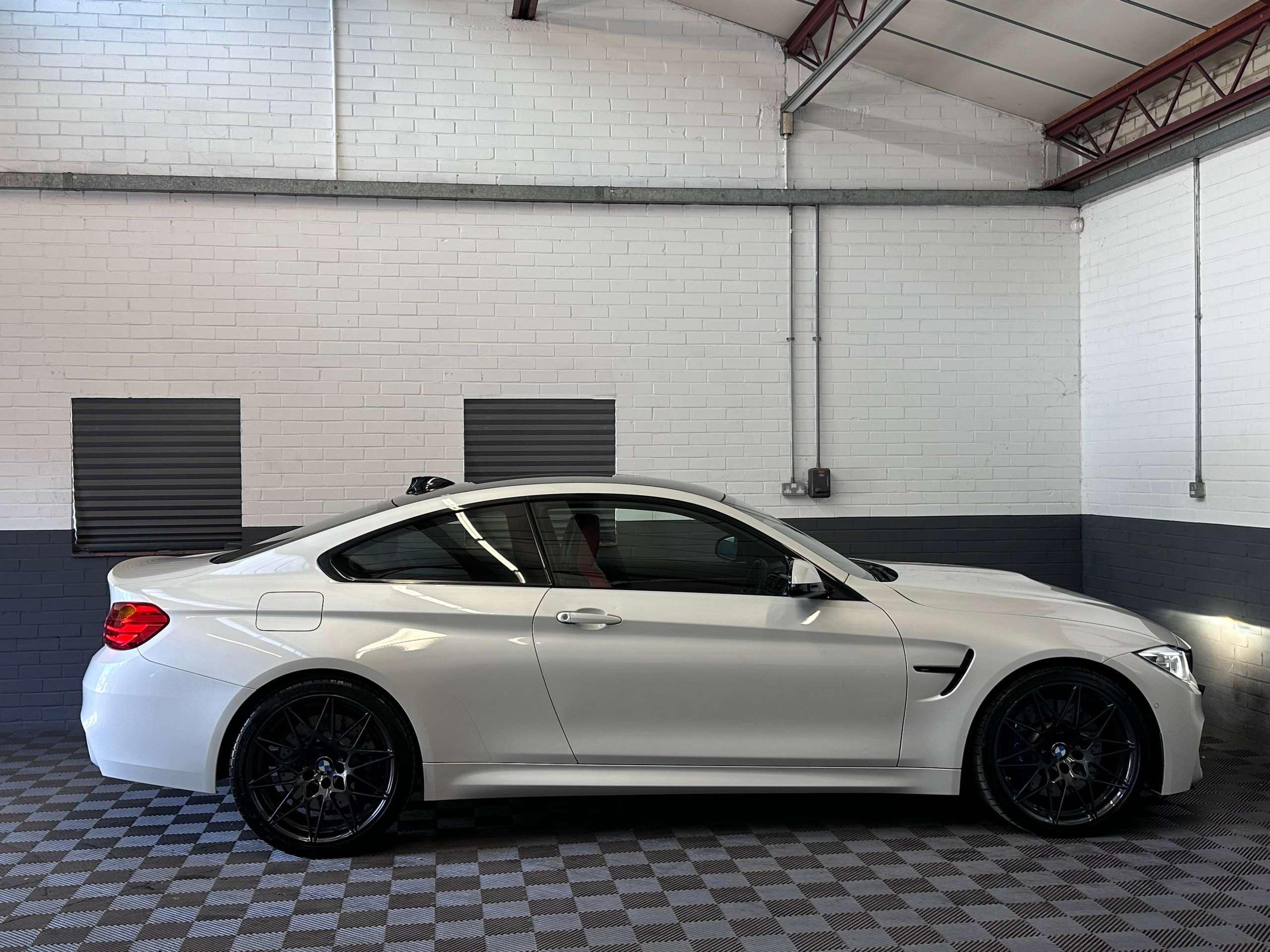 2017 BMW M4 2017 BMW M4