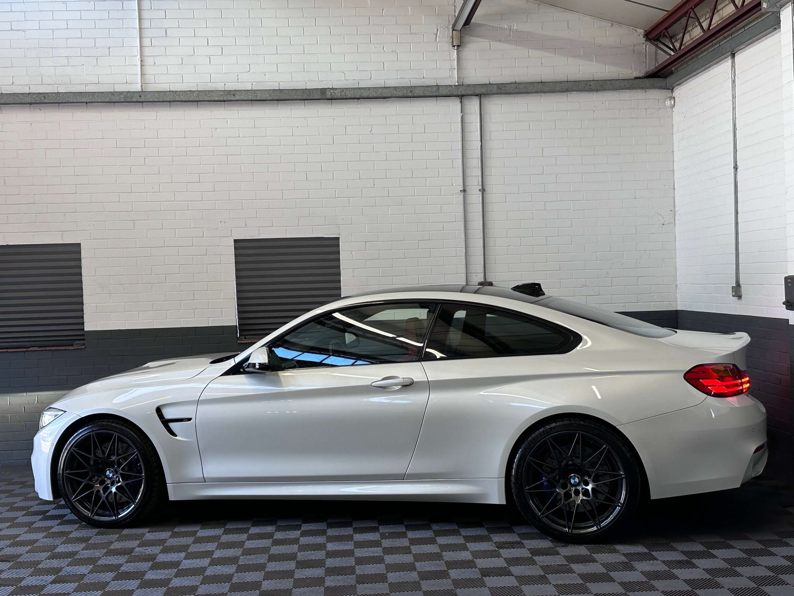 2017 BMW M4 2017 BMW M4