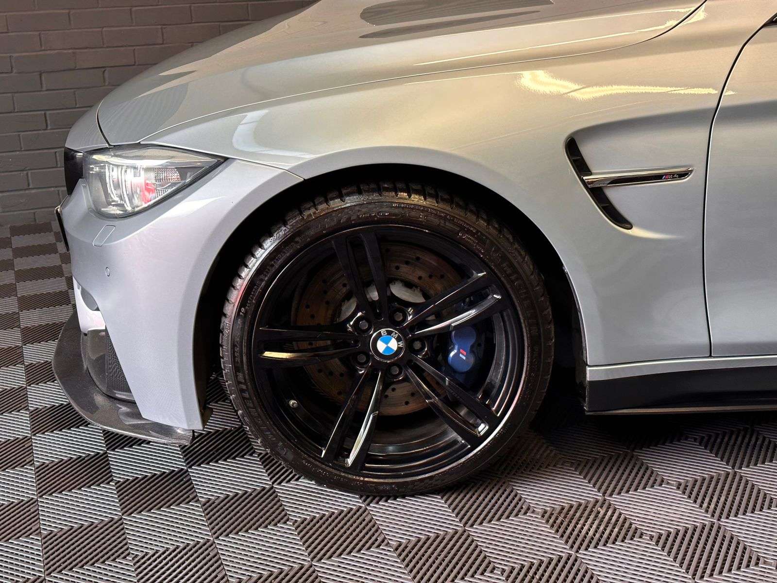 2014 BMW M4 2014 BMW M4