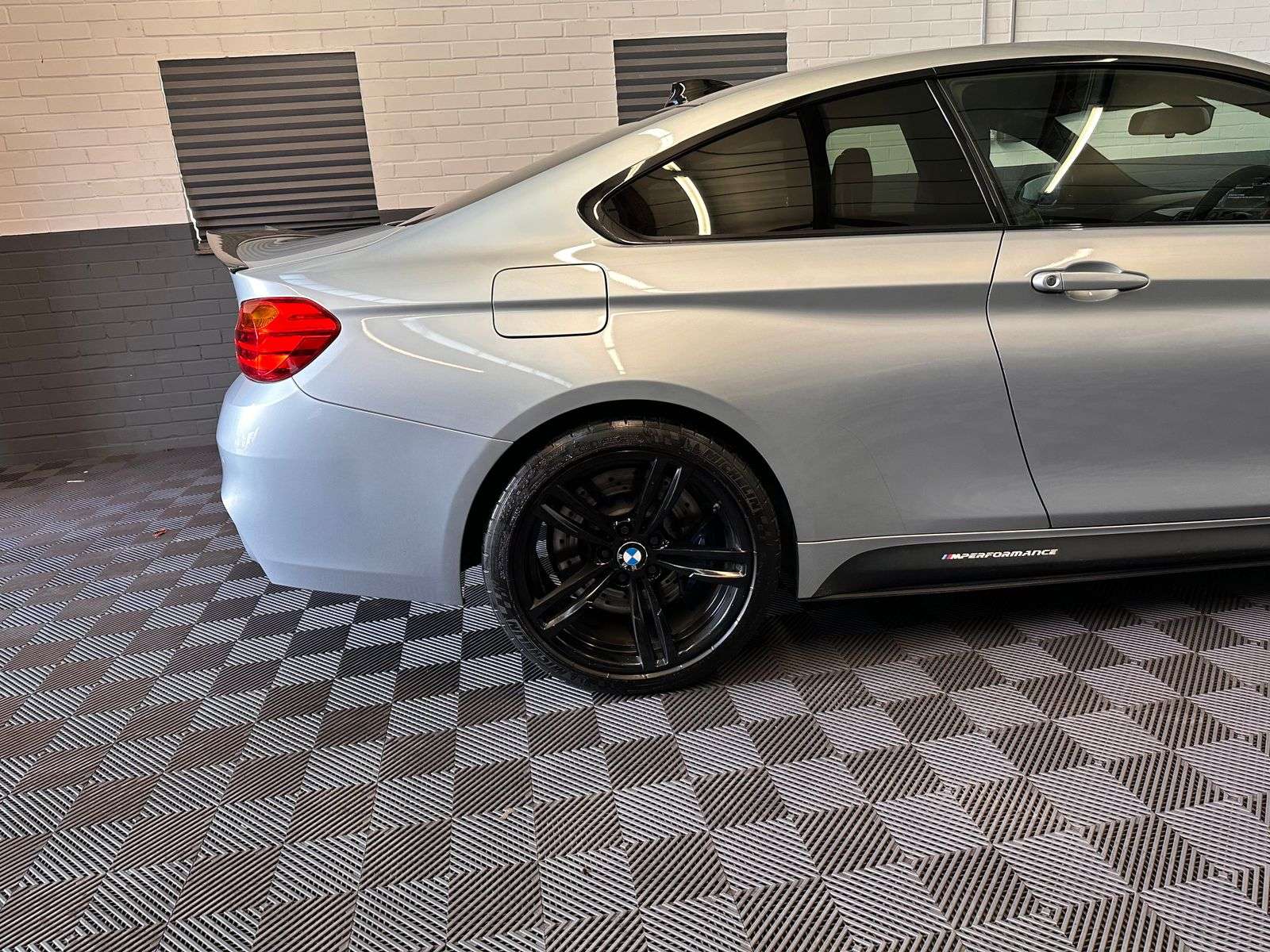 2014 BMW M4 2014 BMW M4