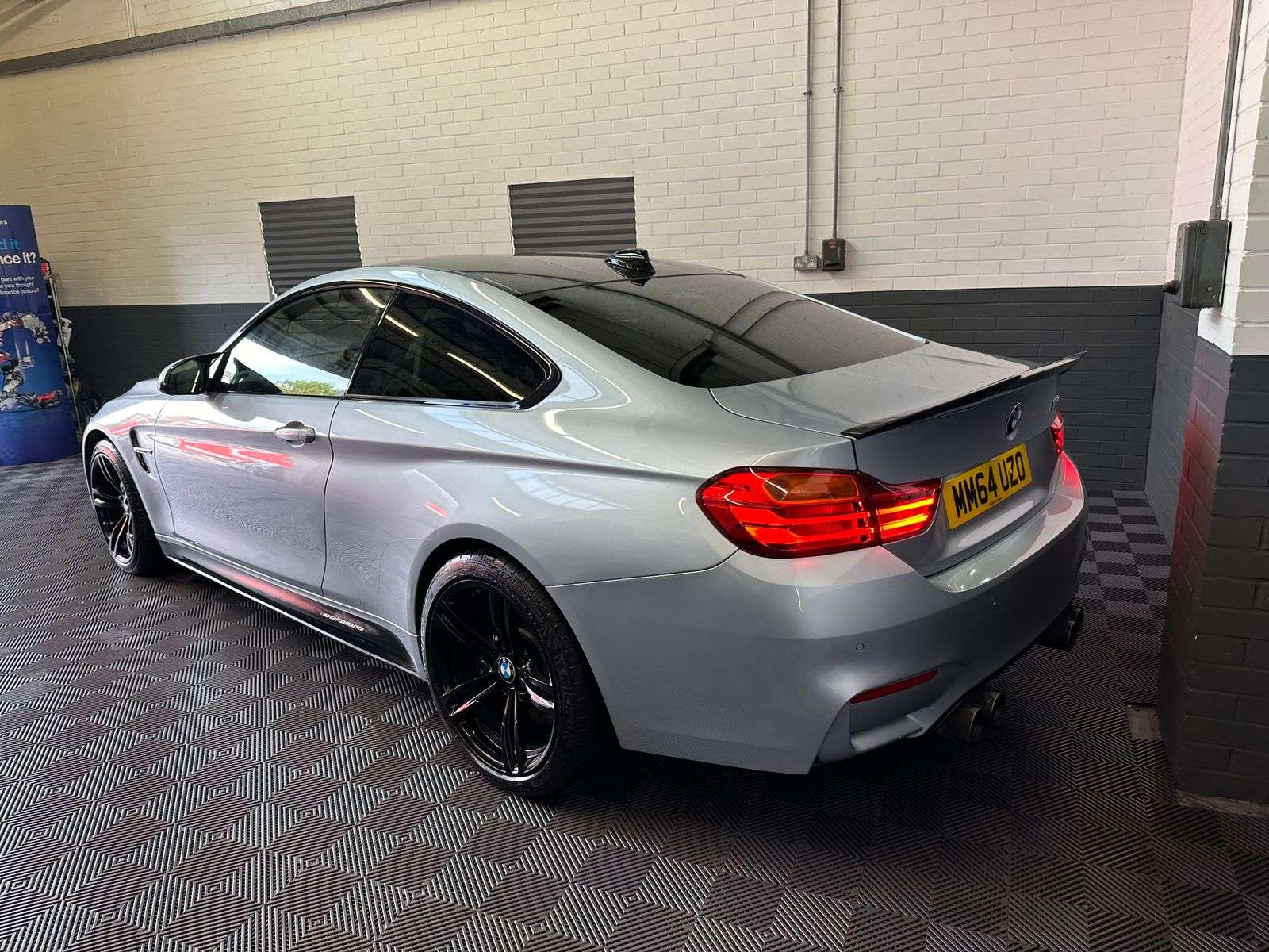 2014 BMW M4 2014 BMW M4