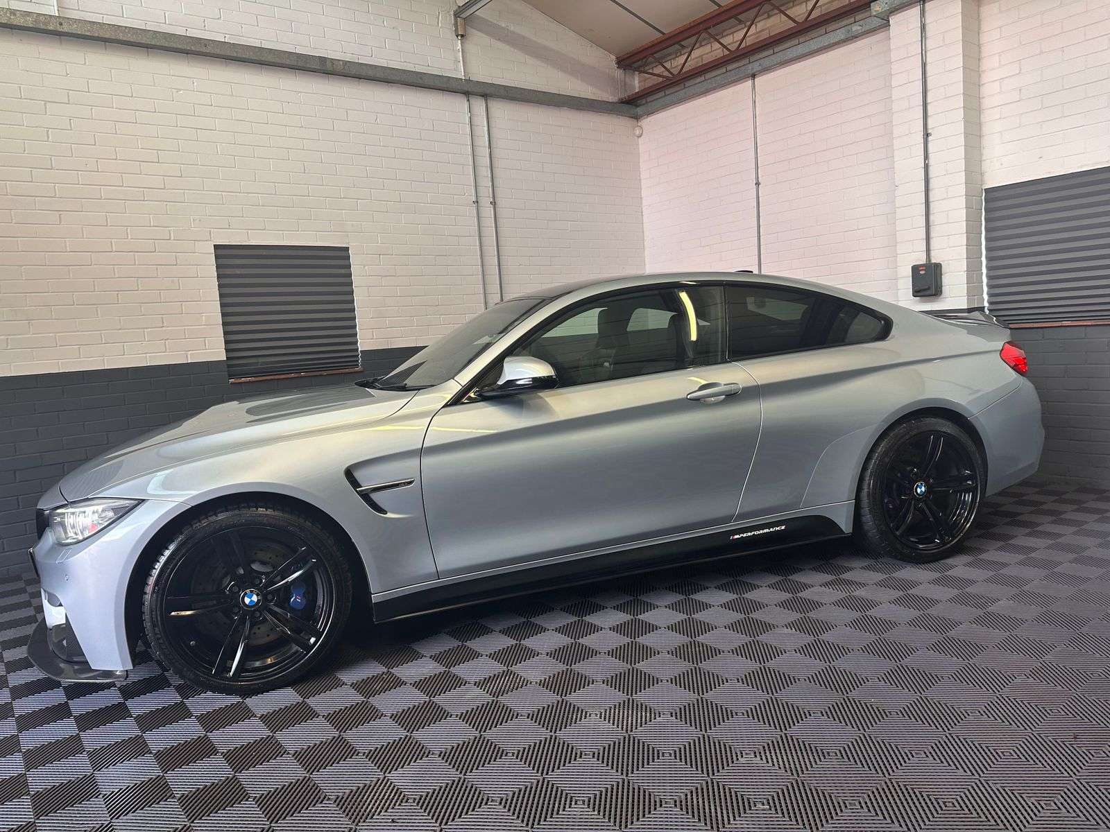 2014 BMW M4 2014 BMW M4