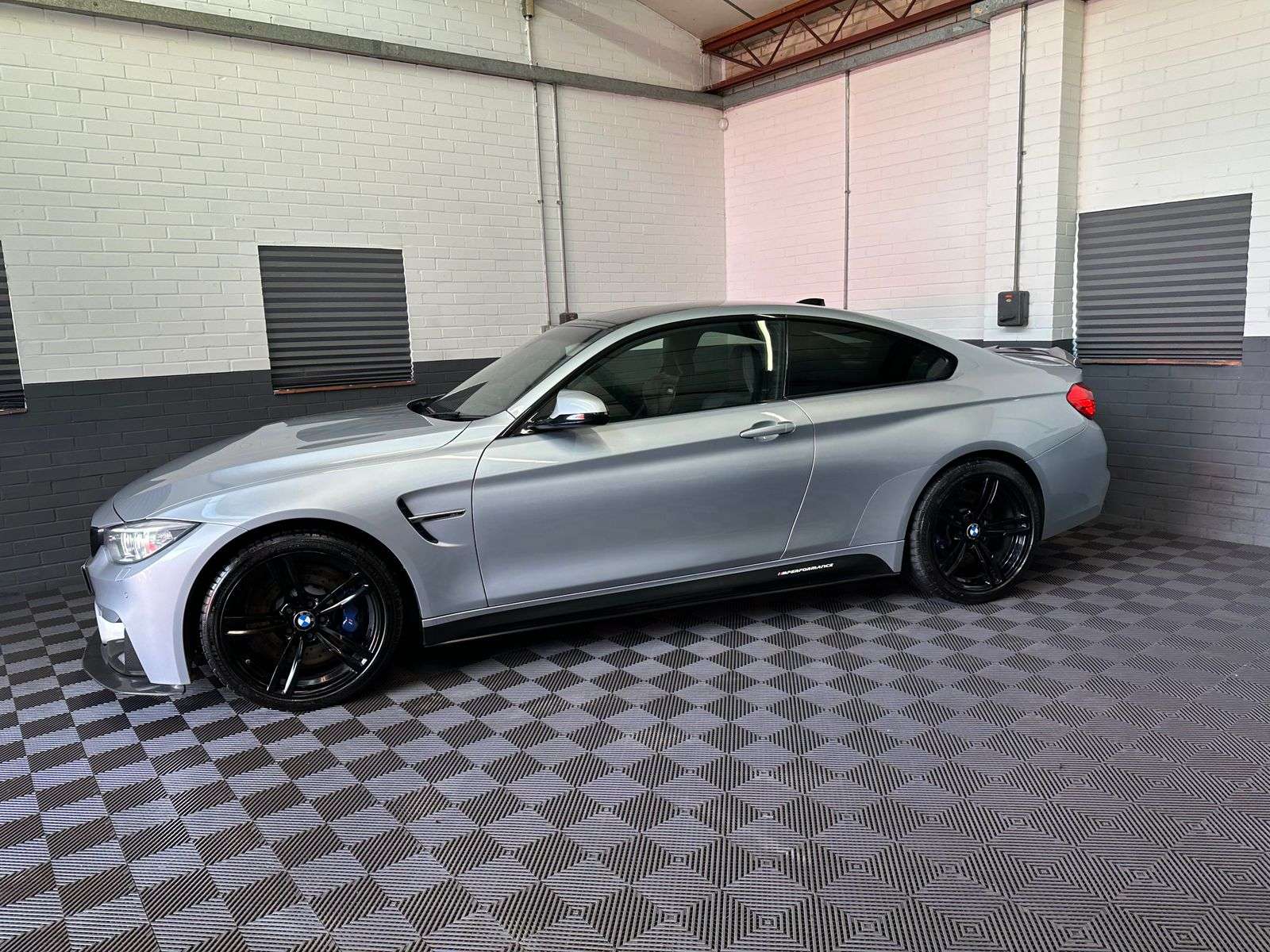 2014 BMW M4 2014 BMW M4