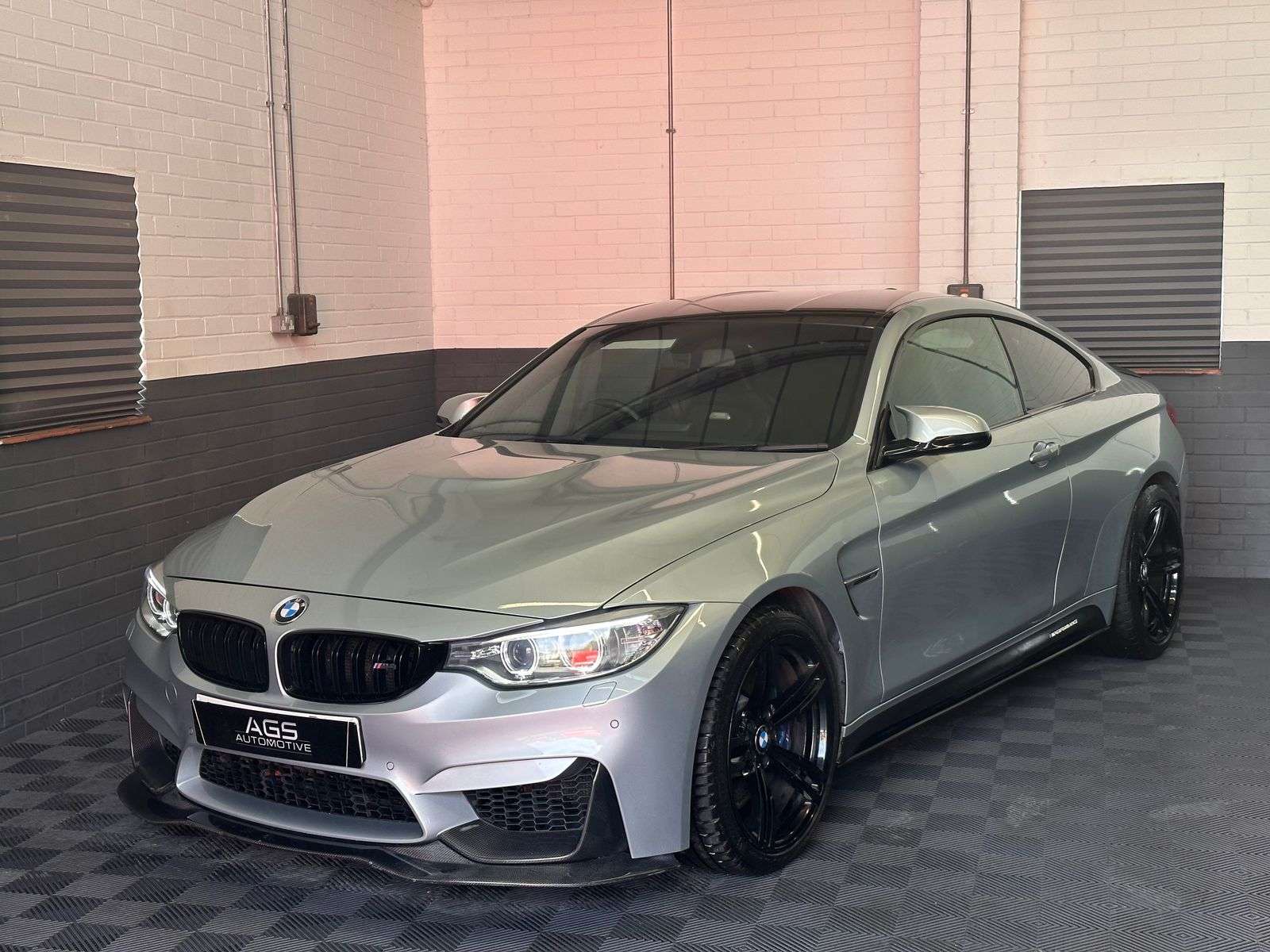 2014 BMW M4 2014 BMW M4