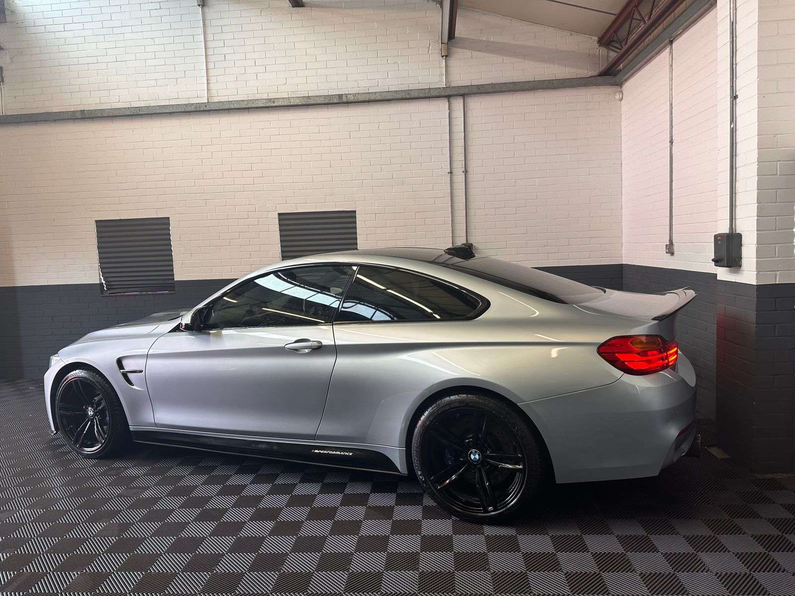 2014 BMW M4 2014 BMW M4