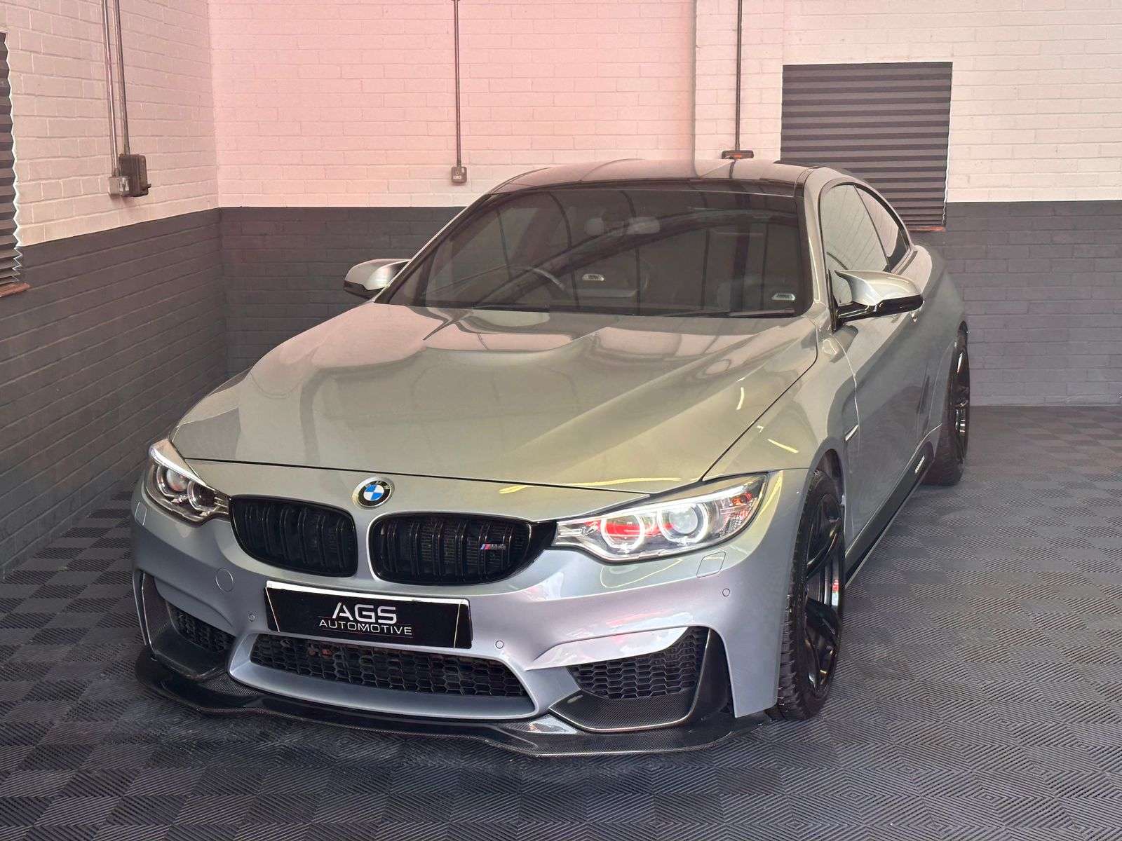 2014 BMW M4 2014 BMW M4