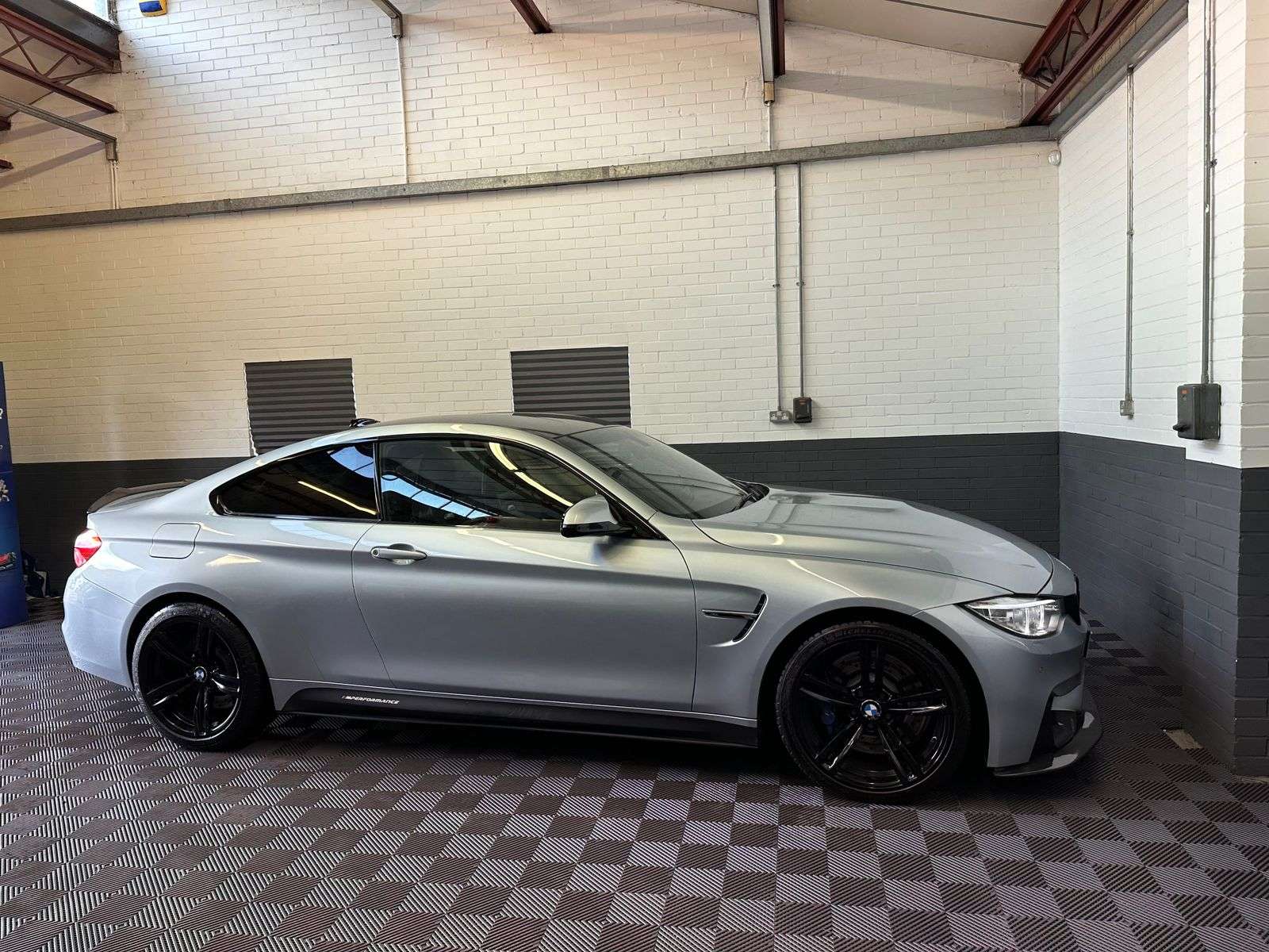 2014 BMW M4 2014 BMW M4