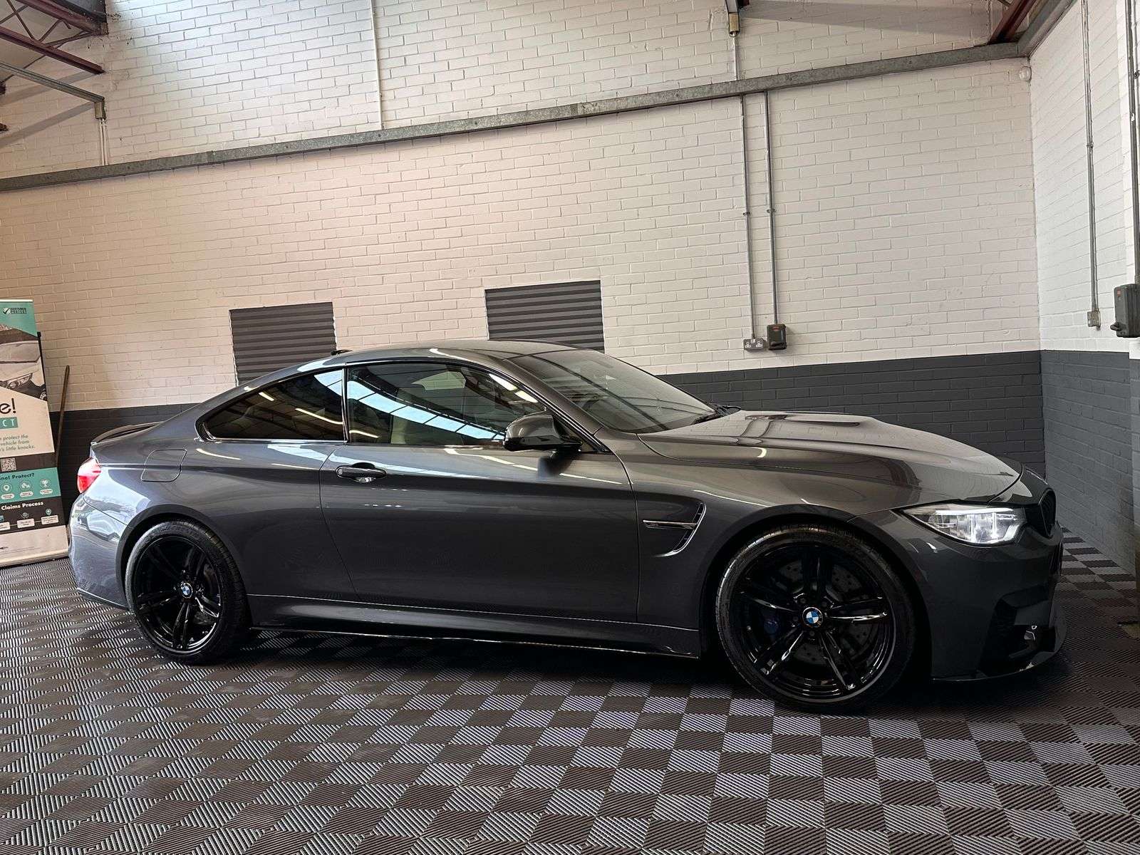 2015 BMW M4 2015 BMW M4