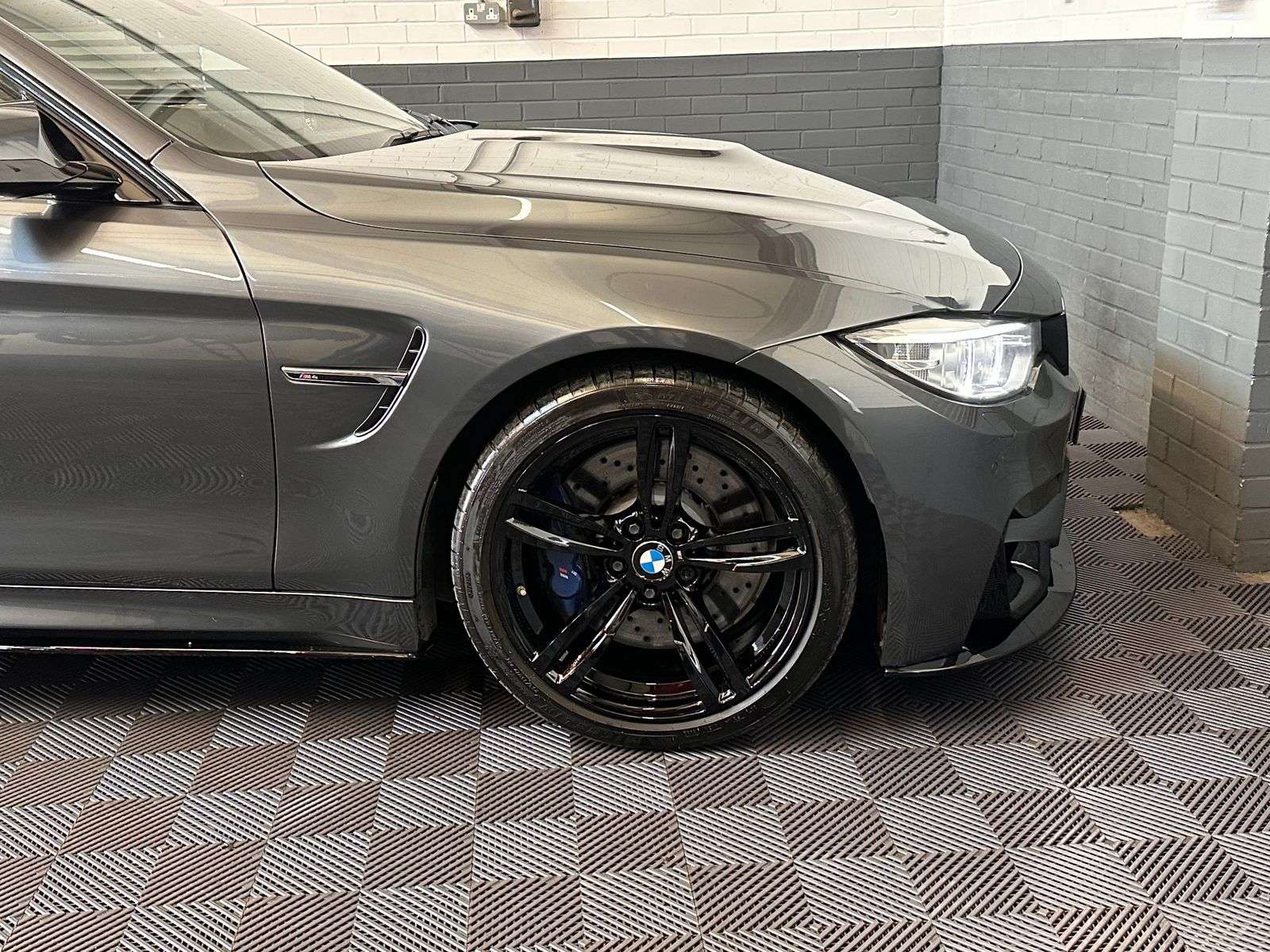 2015 BMW M4 2015 BMW M4