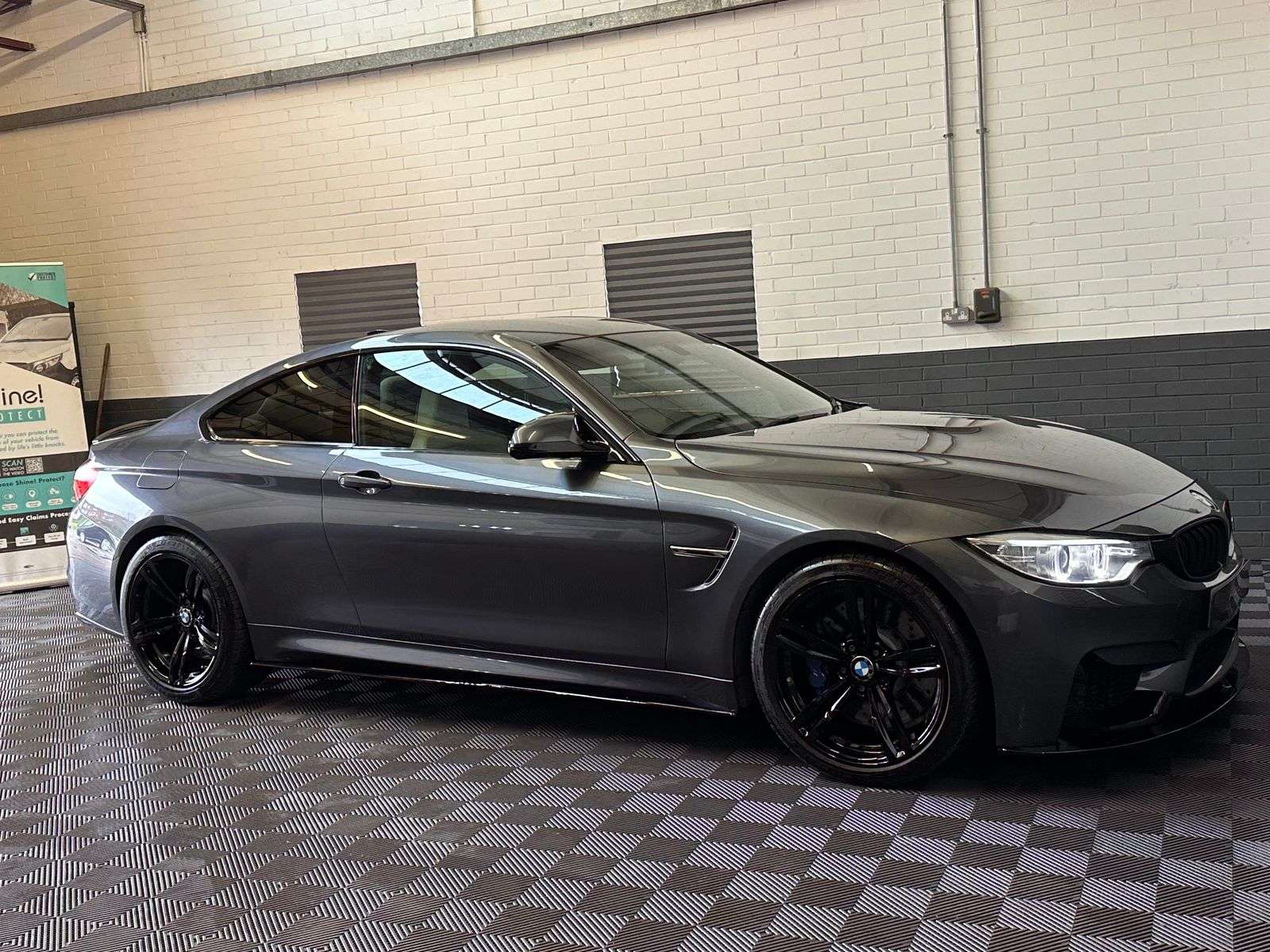 2015 BMW M4 2015 BMW M4