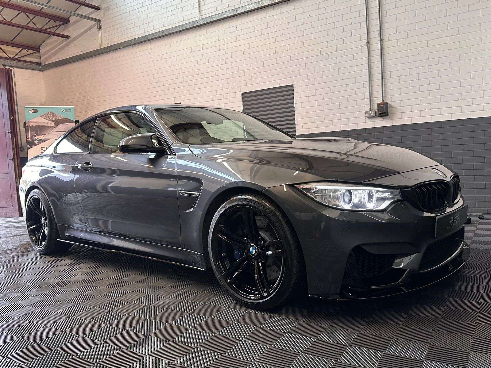 2015 BMW M4 2015 BMW M4