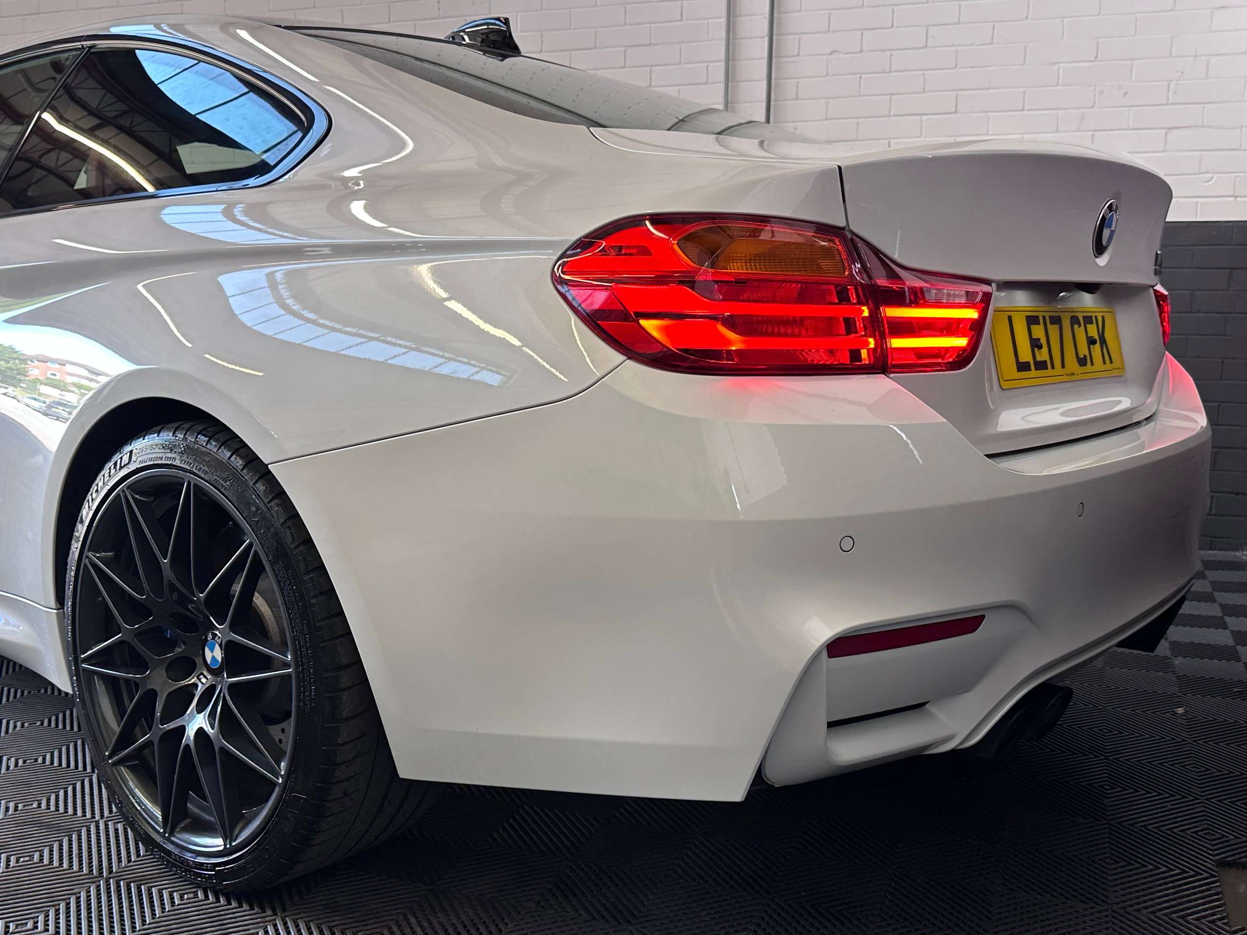 2017 BMW M4 2017 BMW M4