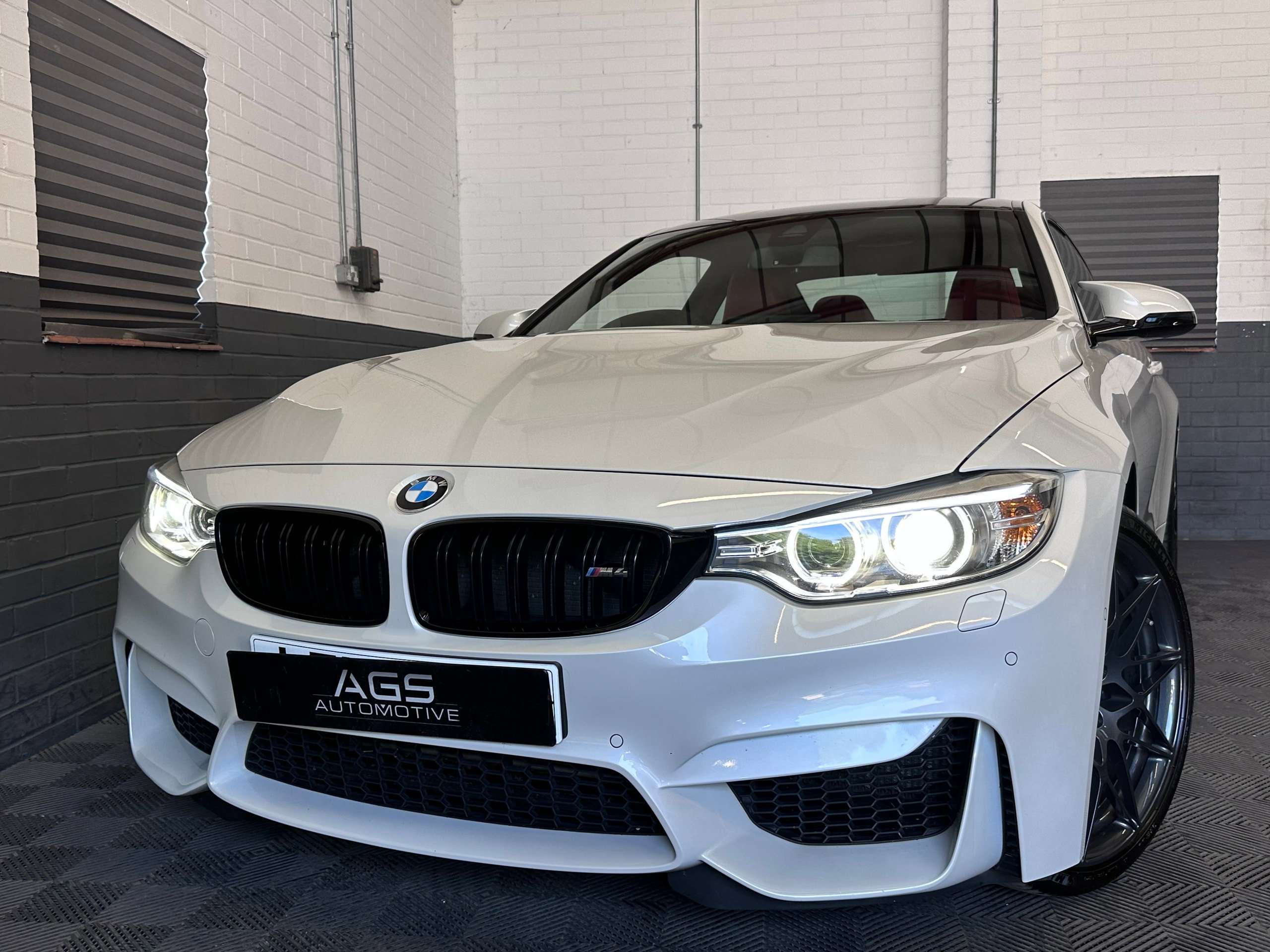 2017 BMW M4 2017 BMW M4
