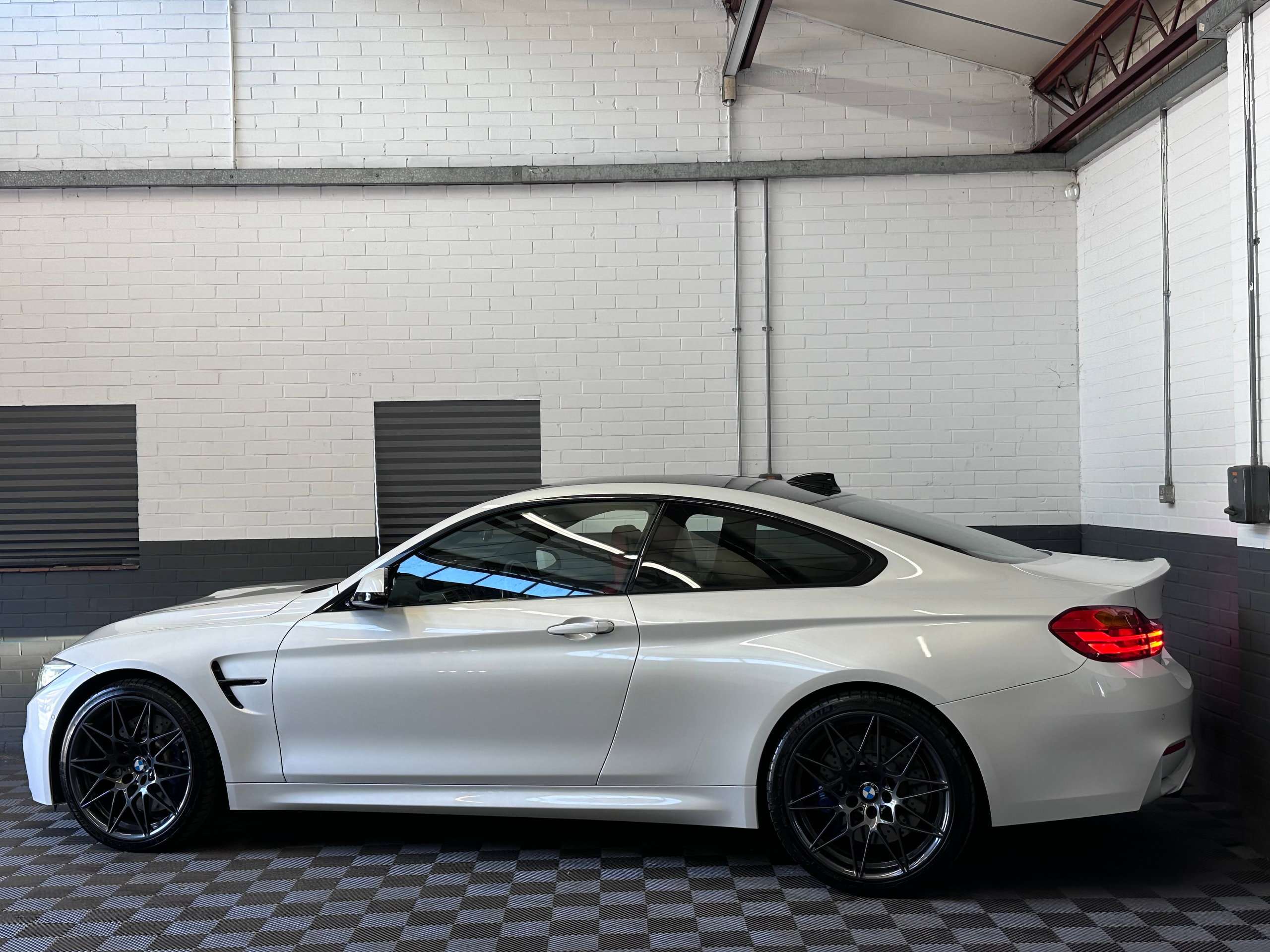 2017 BMW M4 2017 BMW M4