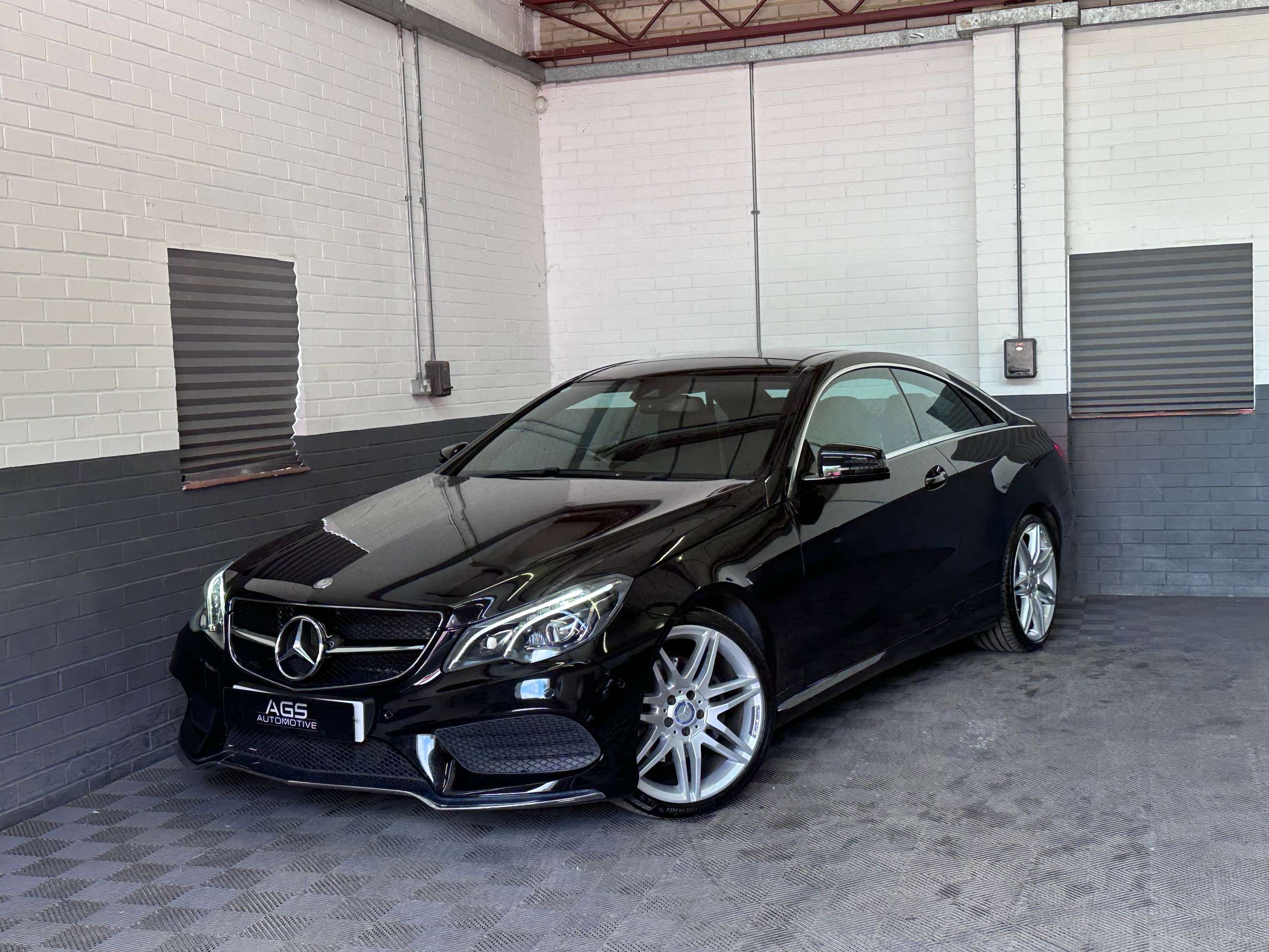 A 2017 MERCEDES-BENZ E CLASS 2.1 E220d AMG Line Edition Coupe 2dr Diesel G-Tronic+ Euro 6 (s/s) (177 ps) A 2017 MERCEDES-BENZ E CLASS 2.1 E220d AMG Line Edition Coupe 2dr Diesel G-Tronic+ Euro 6 (s/s) (177 ps)