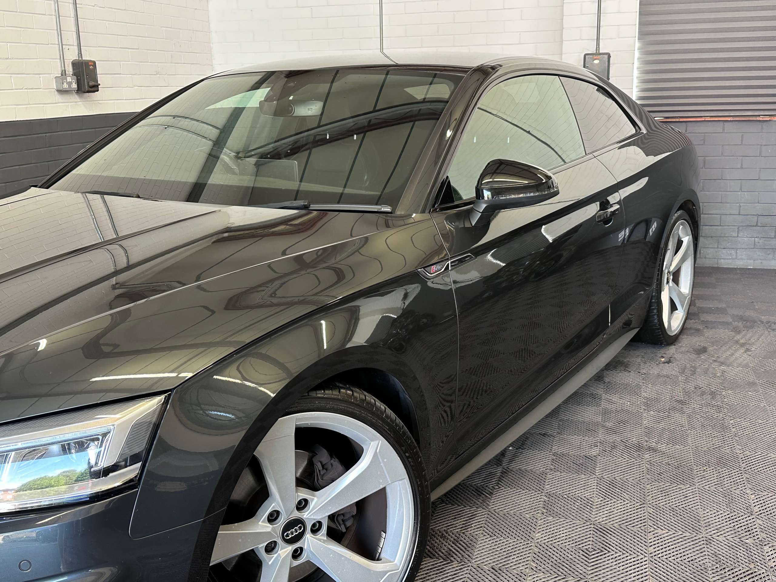 A 2019 AUDI A5 2.0 TFSI 40 Black Edition Coupe 2dr Petrol S Tronic Euro 6 (s/s) (190 ps) A 2019 AUDI A5 2.0 TFSI 40 Black Edition Coupe 2dr Petrol S Tronic Euro 6 (s/s) (190 ps)