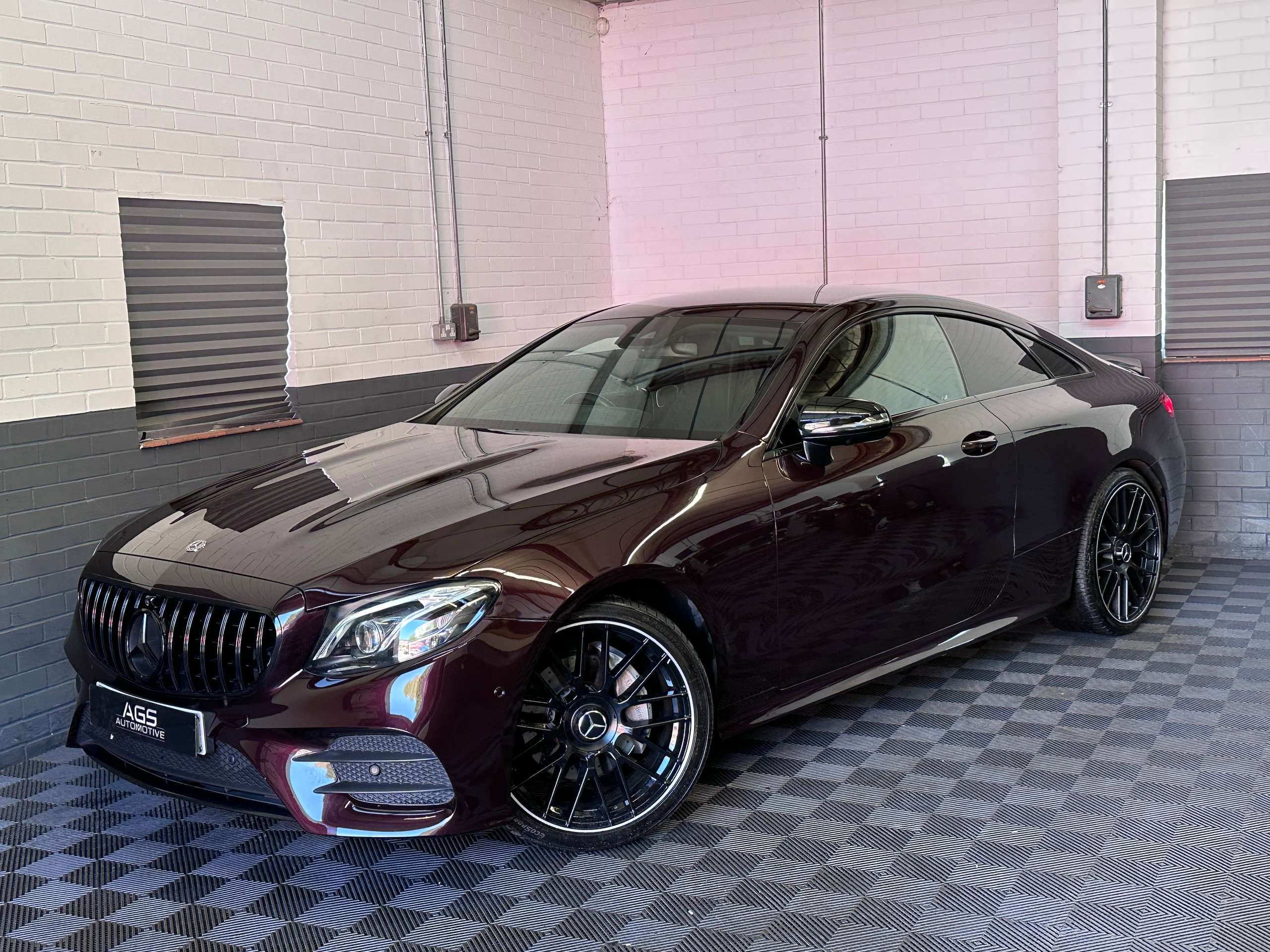 A 2019 MERCEDES-BENZ E CLASS 2.0 E220d AMG Line Coupe 2dr Diesel G-Tronic+ Euro 6 (s/s) (194 ps) A 2019 MERCEDES-BENZ E CLASS 2.0 E220d AMG Line Coupe 2dr Diesel G-Tronic+ Euro 6 (s/s) (194 ps)