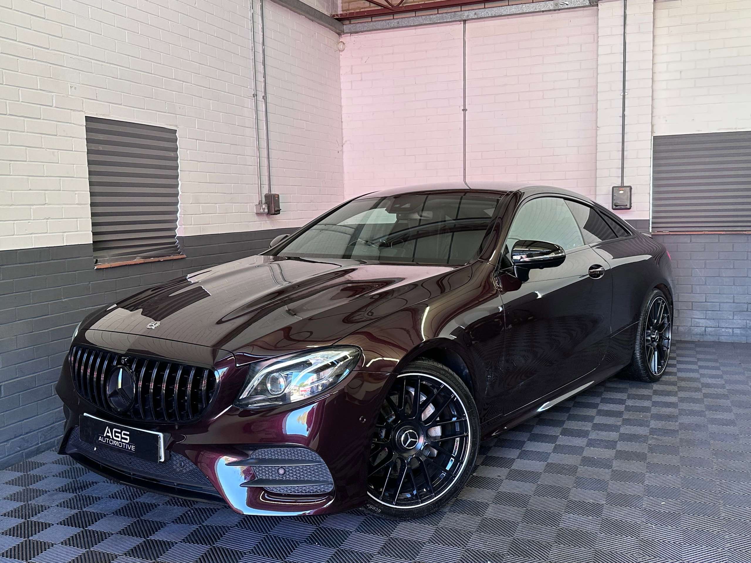 A 2019 MERCEDES-BENZ E CLASS 2.0 E220d AMG Line Coupe 2dr Diesel G-Tronic+ Euro 6 (s/s) (194 ps) A 2019 MERCEDES-BENZ E CLASS 2.0 E220d AMG Line Coupe 2dr Diesel G-Tronic+ Euro 6 (s/s) (194 ps)
