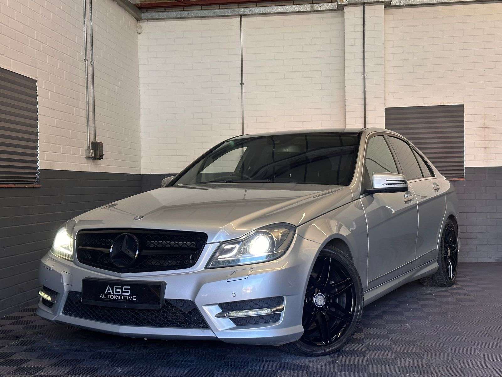 A 2013 MERCEDES-BENZ C CLASS 2.1 C220 CDI BlueEfficiency AMG Sport Plus Saloon 4dr Diesel G-Tronic+ Euro 5 (s/s) (170 ps) A 2013 MERCEDES-BENZ C CLASS 2.1 C220 CDI BlueEfficiency AMG Sport Plus Saloon 4dr Diesel G-Tronic+ Euro 5 (s/s) (170 ps)