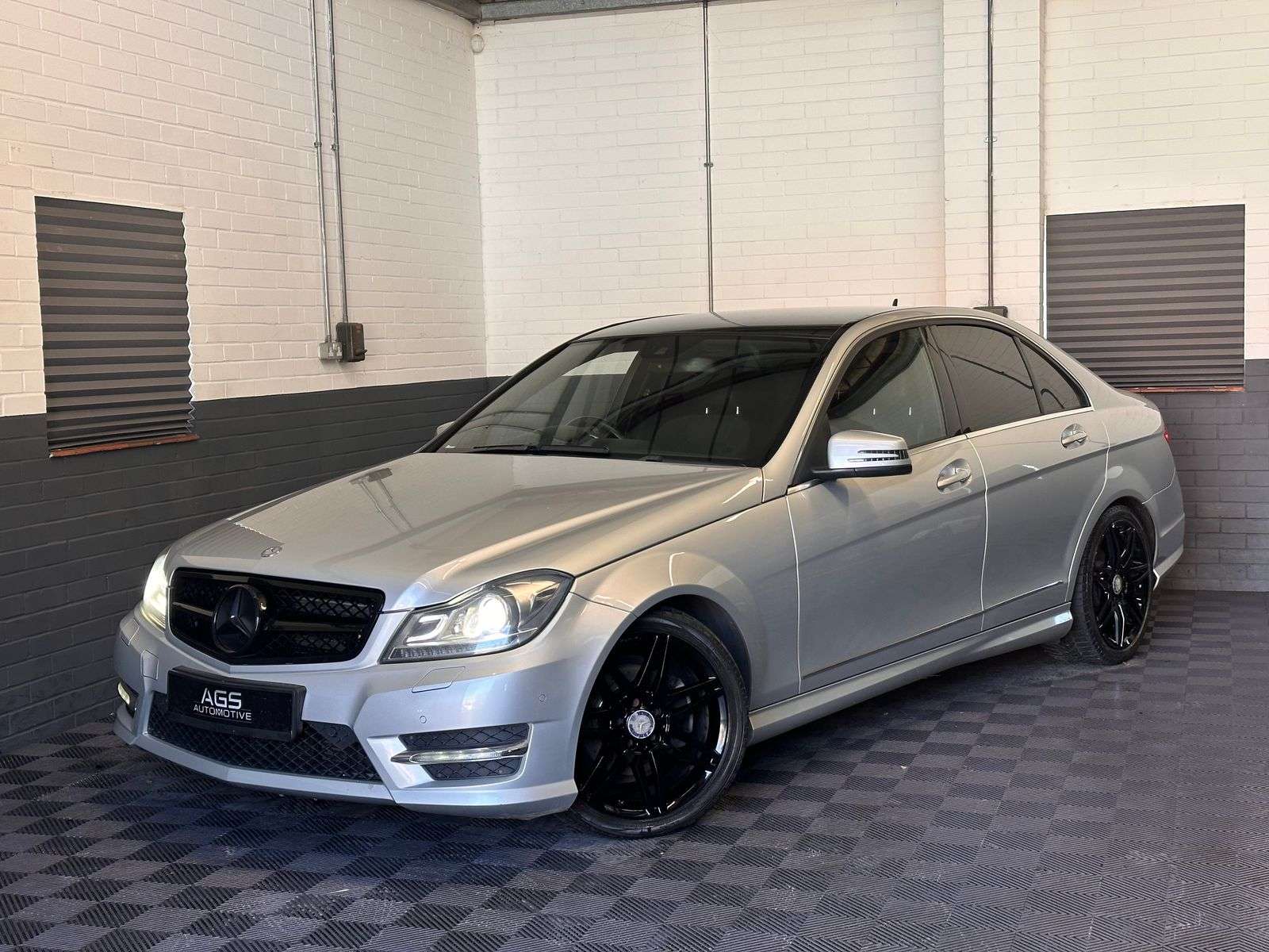 A 2013 MERCEDES-BENZ C CLASS 2.1 C220 CDI BlueEfficiency AMG Sport Plus Saloon 4dr Diesel G-Tronic+ Euro 5 (s/s) (170 ps) A 2013 MERCEDES-BENZ C CLASS 2.1 C220 CDI BlueEfficiency AMG Sport Plus Saloon 4dr Diesel G-Tronic+ Euro 5 (s/s) (170 ps)