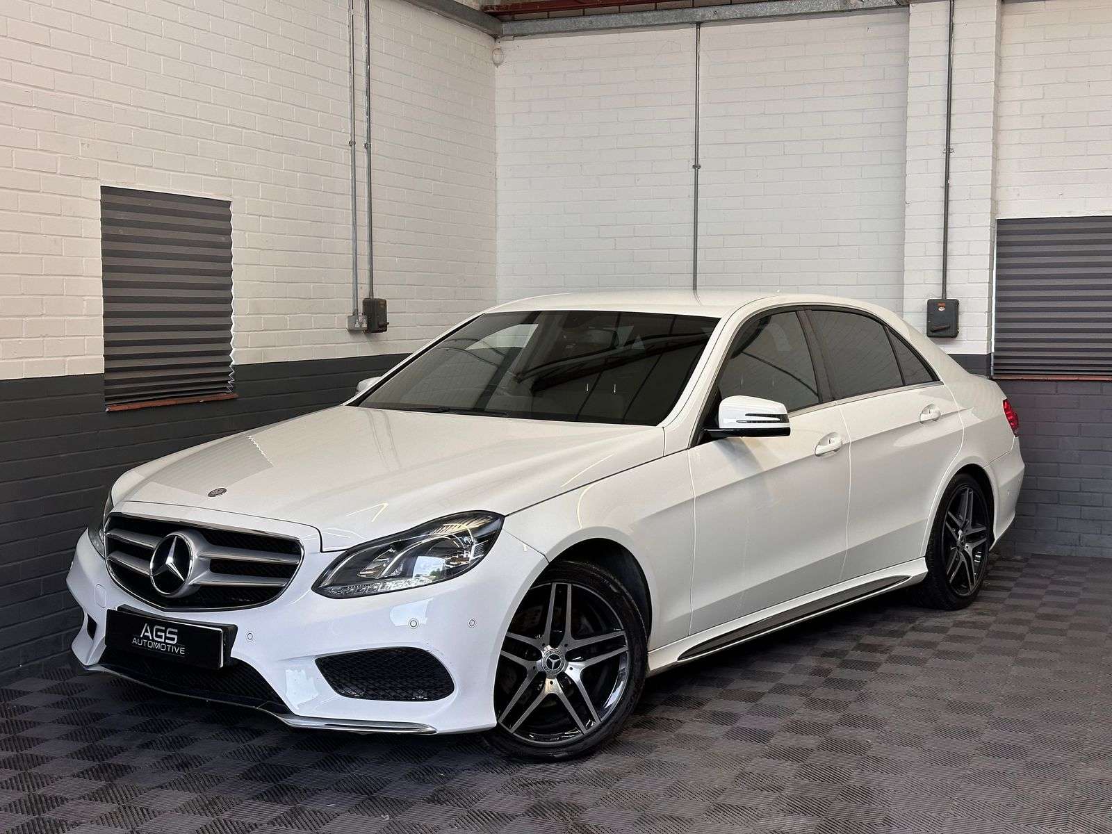 A 2014 MERCEDES-BENZ E CLASS 2.1 E220 CDI AMG Sport Saloon 4dr Diesel G-Tronic+ Euro 5 (s/s) (170 ps) A 2014 MERCEDES-BENZ E CLASS 2.1 E220 CDI AMG Sport Saloon 4dr Diesel G-Tronic+ Euro 5 (s/s) (170 ps)