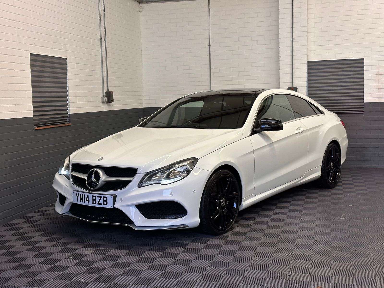 A 2014 MERCEDES-BENZ E CLASS 2.1 E250 CDI AMG Sport Coupe 2dr Diesel G-Tronic+ Euro 5 (s/s) (204 ps) A 2014 MERCEDES-BENZ E CLASS 2.1 E250 CDI AMG Sport Coupe 2dr Diesel G-Tronic+ Euro 5 (s/s) (204 ps)