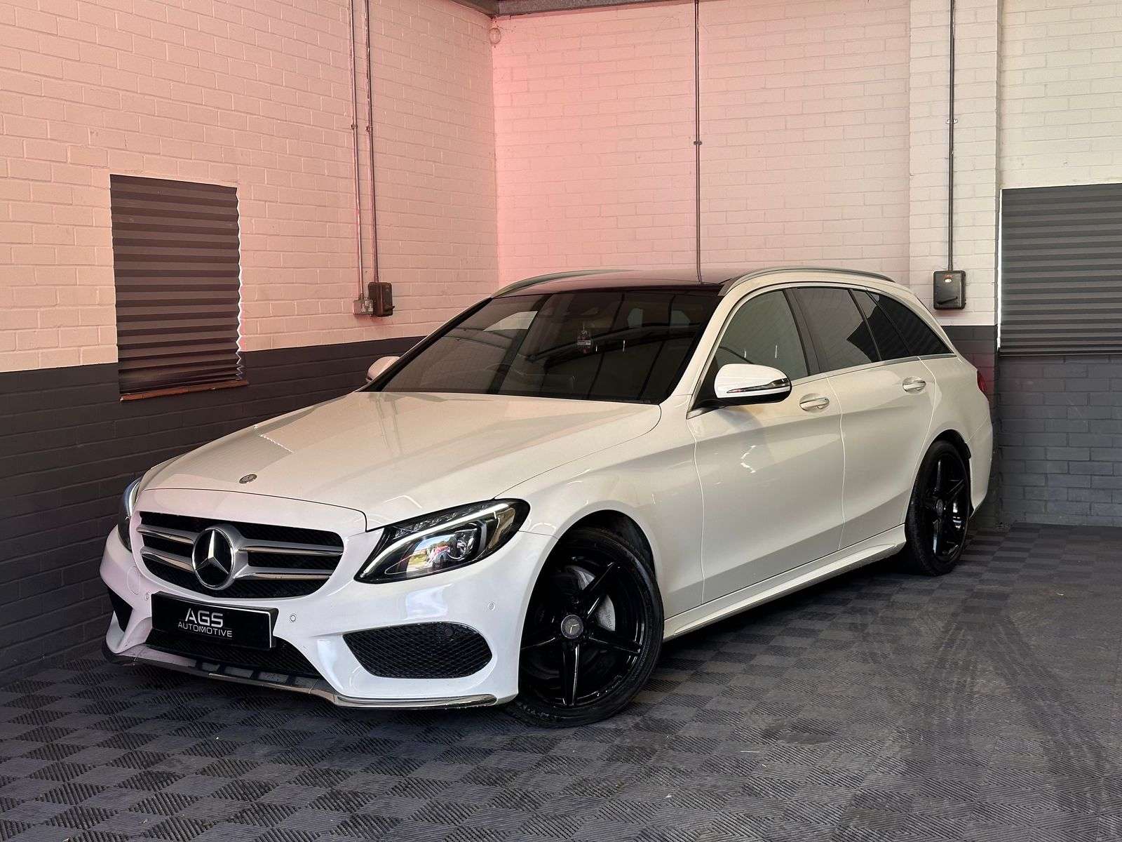 A 2016 MERCEDES-BENZ C CLASS 2.1 C220d AMG Line (Premium Plus) Estate 5dr Diesel 7G-Tronic+ Euro 6 (s/s) (170 ps) A 2016 MERCEDES-BENZ C CLASS 2.1 C220d AMG Line (Premium Plus) Estate 5dr Diesel 7G-Tronic+ Euro 6 (s/s) (170 ps)