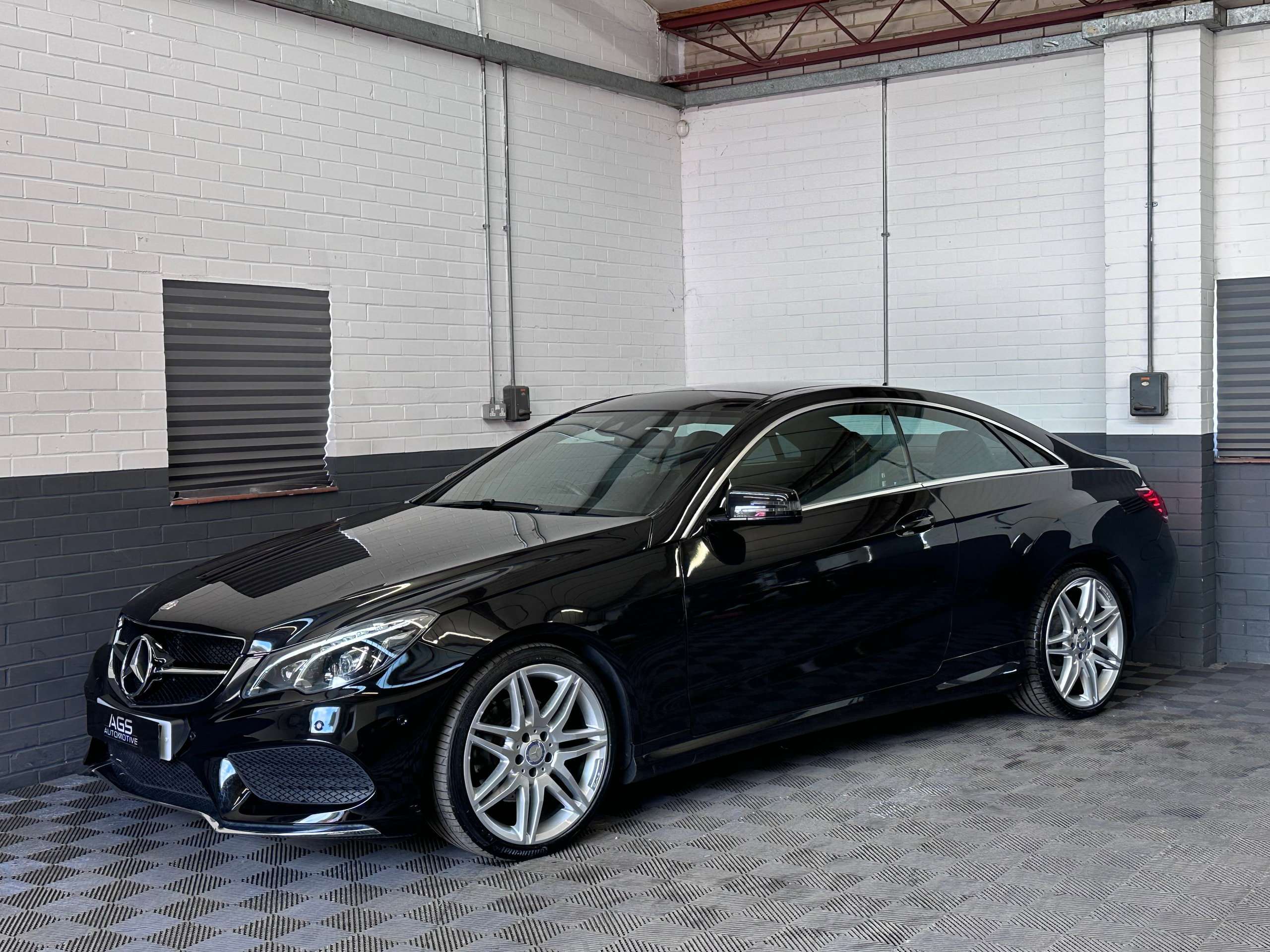 A 2017 MERCEDES-BENZ E CLASS 2.1 E220d AMG Line Edition Coupe 2dr Diesel G-Tronic+ Euro 6 (s/s) (177 ps) A 2017 MERCEDES-BENZ E CLASS 2.1 E220d AMG Line Edition Coupe 2dr Diesel G-Tronic+ Euro 6 (s/s) (177 ps)