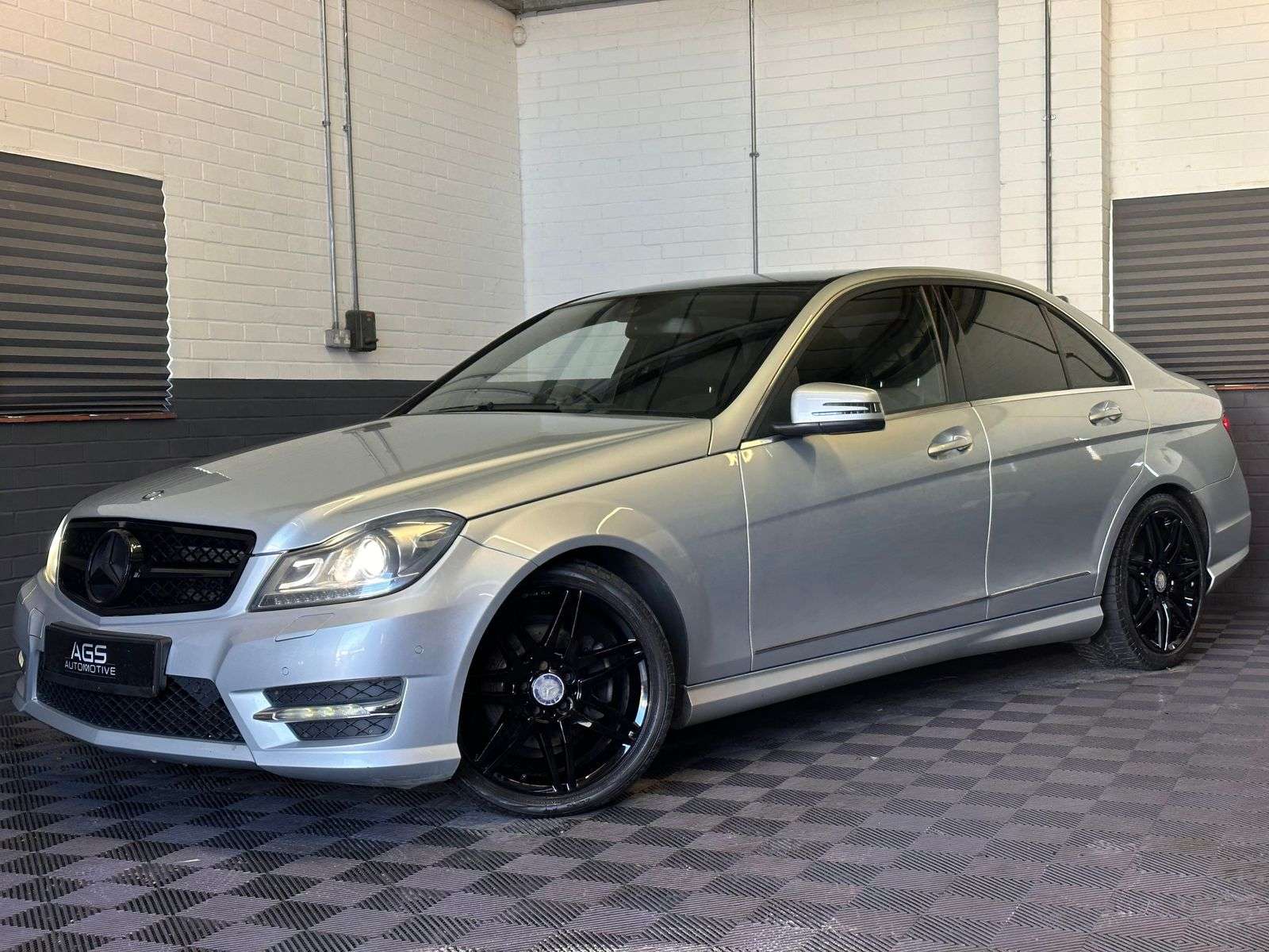 A 2013 MERCEDES-BENZ C CLASS 2.1 C220 CDI BlueEfficiency AMG Sport Plus Saloon 4dr Diesel G-Tronic+ Euro 5 (s/s) (170 ps) A 2013 MERCEDES-BENZ C CLASS 2.1 C220 CDI BlueEfficiency AMG Sport Plus Saloon 4dr Diesel G-Tronic+ Euro 5 (s/s) (170 ps)