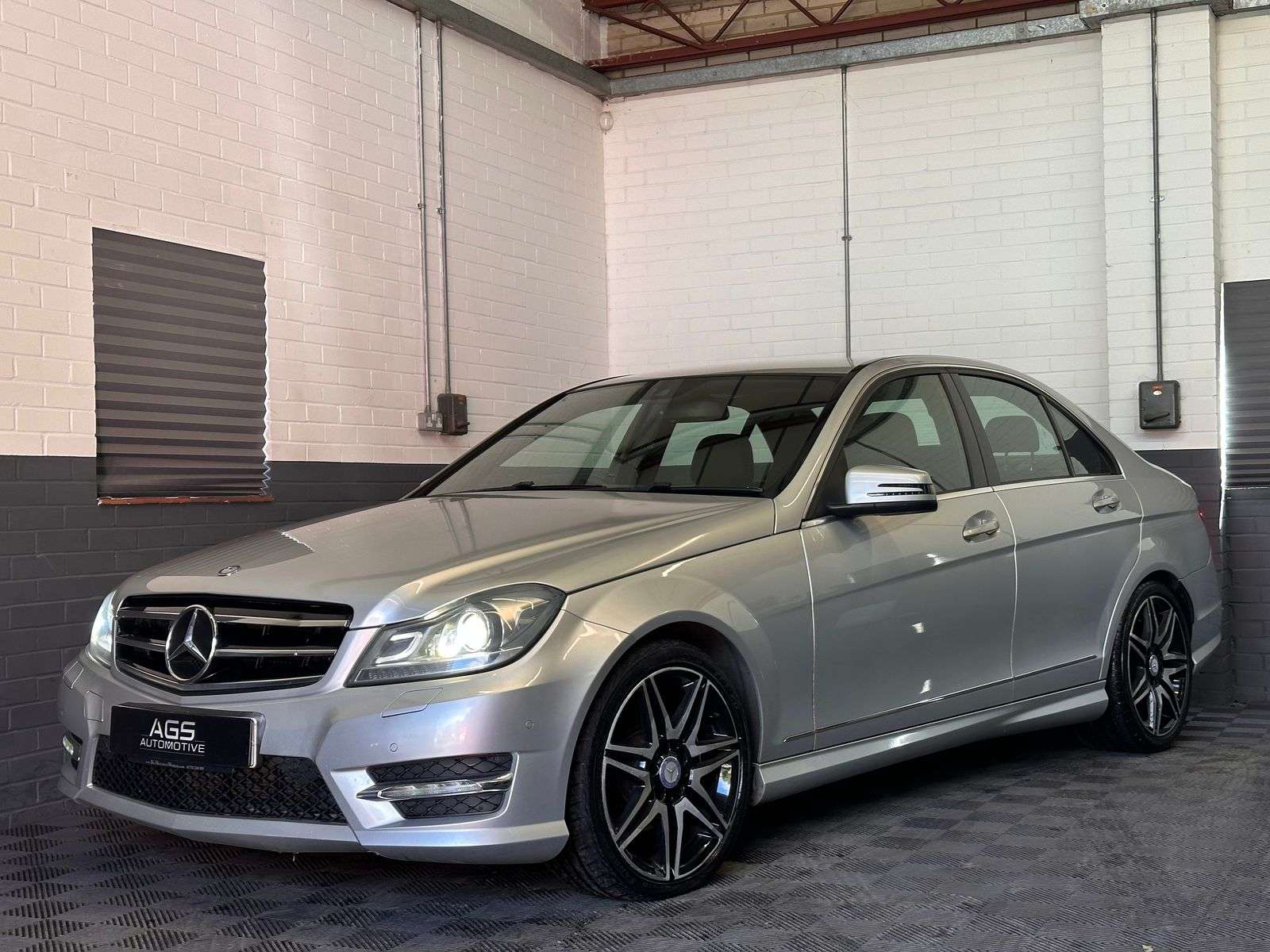 A 2013 MERCEDES-BENZ C CLASS 2.1 C250 CDI AMG Sport Plus Saloon 4dr Diesel G-Tronic+ Euro 5 (s/s) (204 ps) A 2013 MERCEDES-BENZ C CLASS 2.1 C250 CDI AMG Sport Plus Saloon 4dr Diesel G-Tronic+ Euro 5 (s/s) (204 ps)