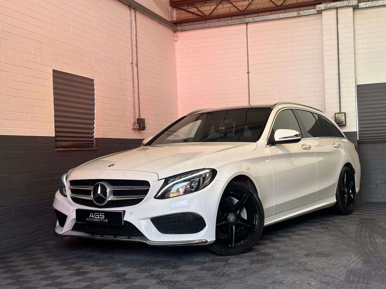 A 2016 MERCEDES-BENZ C CLASS 2.1 C220d AMG Line (Premium Plus) Estate 5dr Diesel 7G-Tronic+ Euro 6 (s/s) (170 ps) A 2016 MERCEDES-BENZ C CLASS 2.1 C220d AMG Line (Premium Plus) Estate 5dr Diesel 7G-Tronic+ Euro 6 (s/s) (170 ps)
