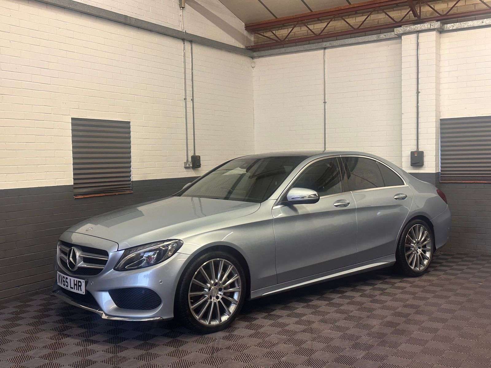 A 2016 MERCEDES-BENZ C CLASS 2.1 C250d AMG Line (Premium Plus) Saloon 4dr Diesel 7G-Tronic+ Euro 6 (s/s) (204 ps) A 2016 MERCEDES-BENZ C CLASS 2.1 C250d AMG Line (Premium Plus) Saloon 4dr Diesel 7G-Tronic+ Euro 6 (s/s) (204 ps)