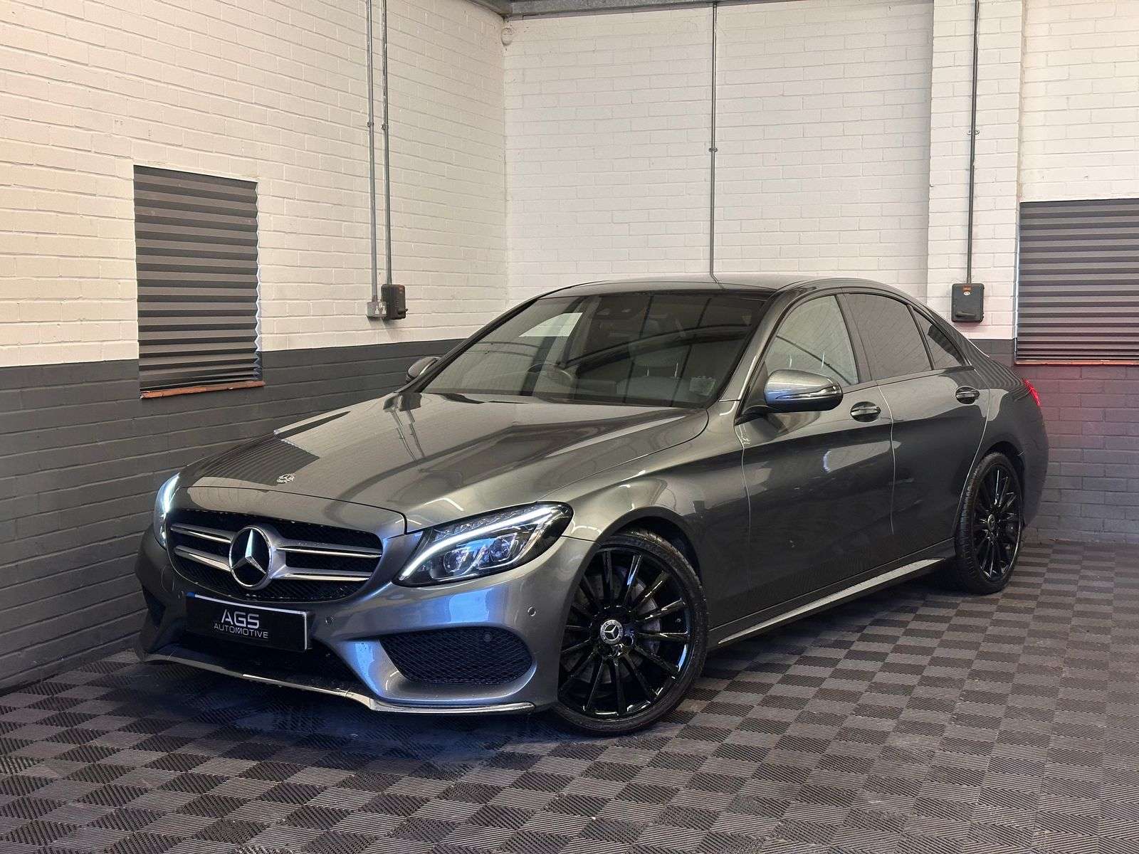 A 2017 MERCEDES-BENZ C CLASS 2.1 C250d AMG Line (Premium) Saloon 4dr Diesel G-Tronic+ Euro 6 (s/s) (204 ps) A 2017 MERCEDES-BENZ C CLASS 2.1 C250d AMG Line (Premium) Saloon 4dr Diesel G-Tronic+ Euro 6 (s/s) (204 ps)