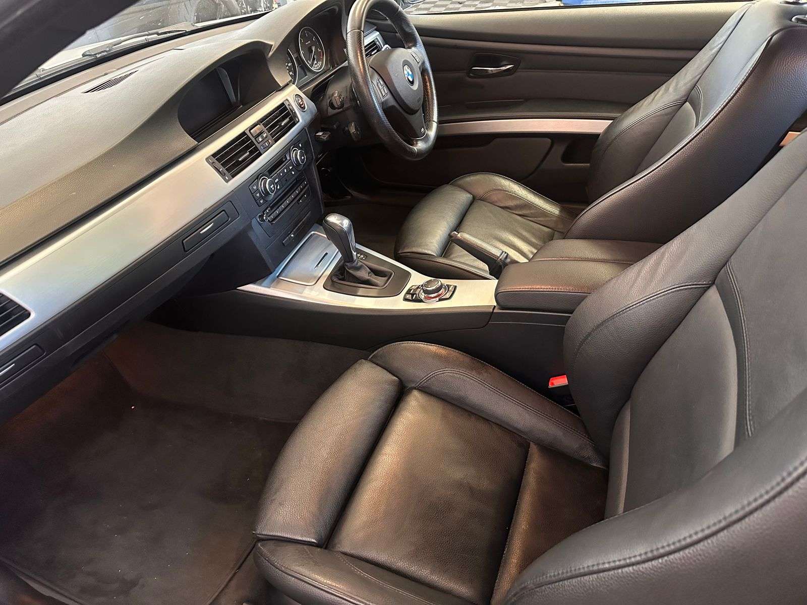 2011 BMW 3 SERIES 2011 BMW 3 SERIES